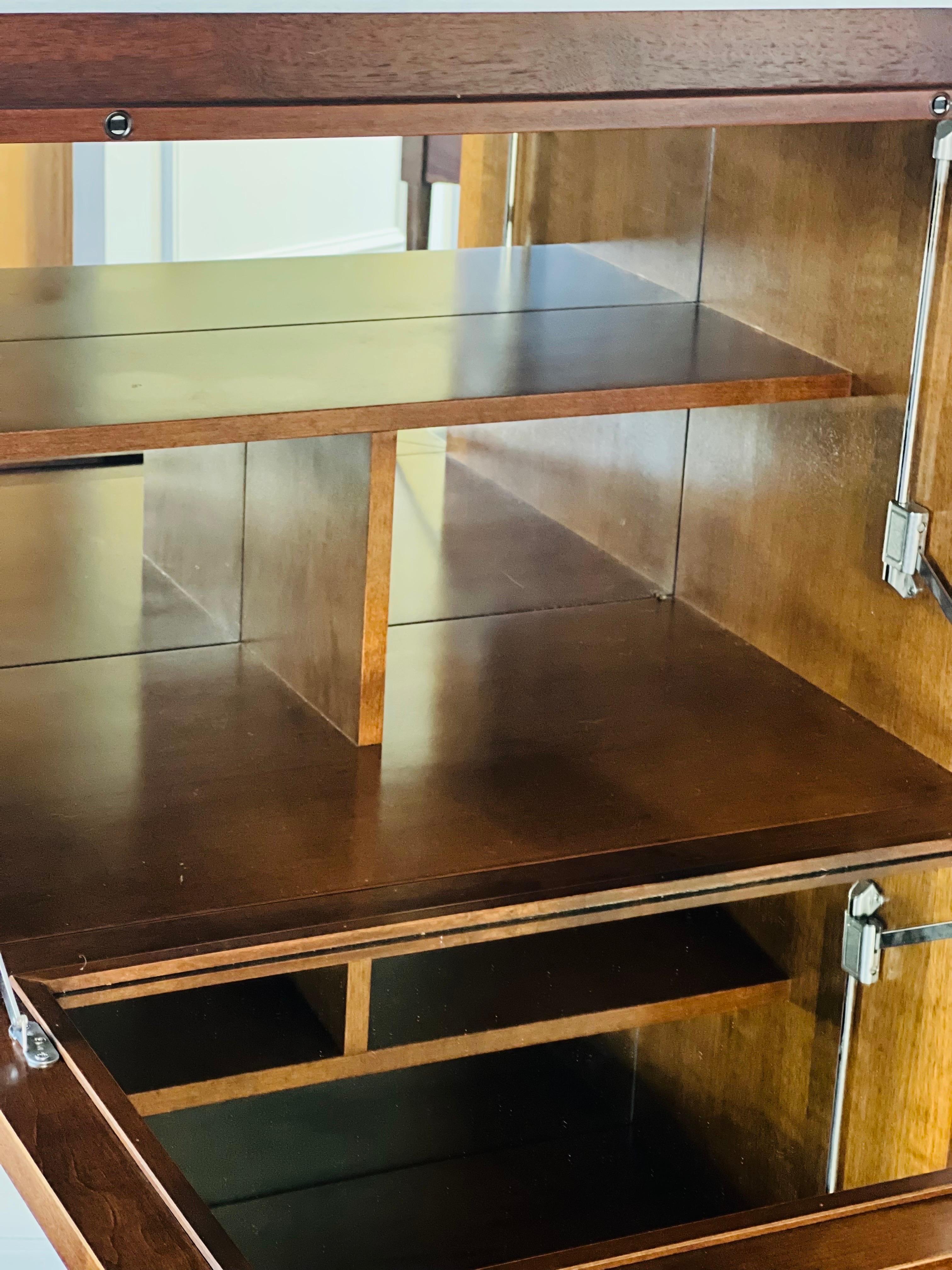 Hand-Crafted SELVA Italy Art Deco Style Mirrored Bar Cabinet