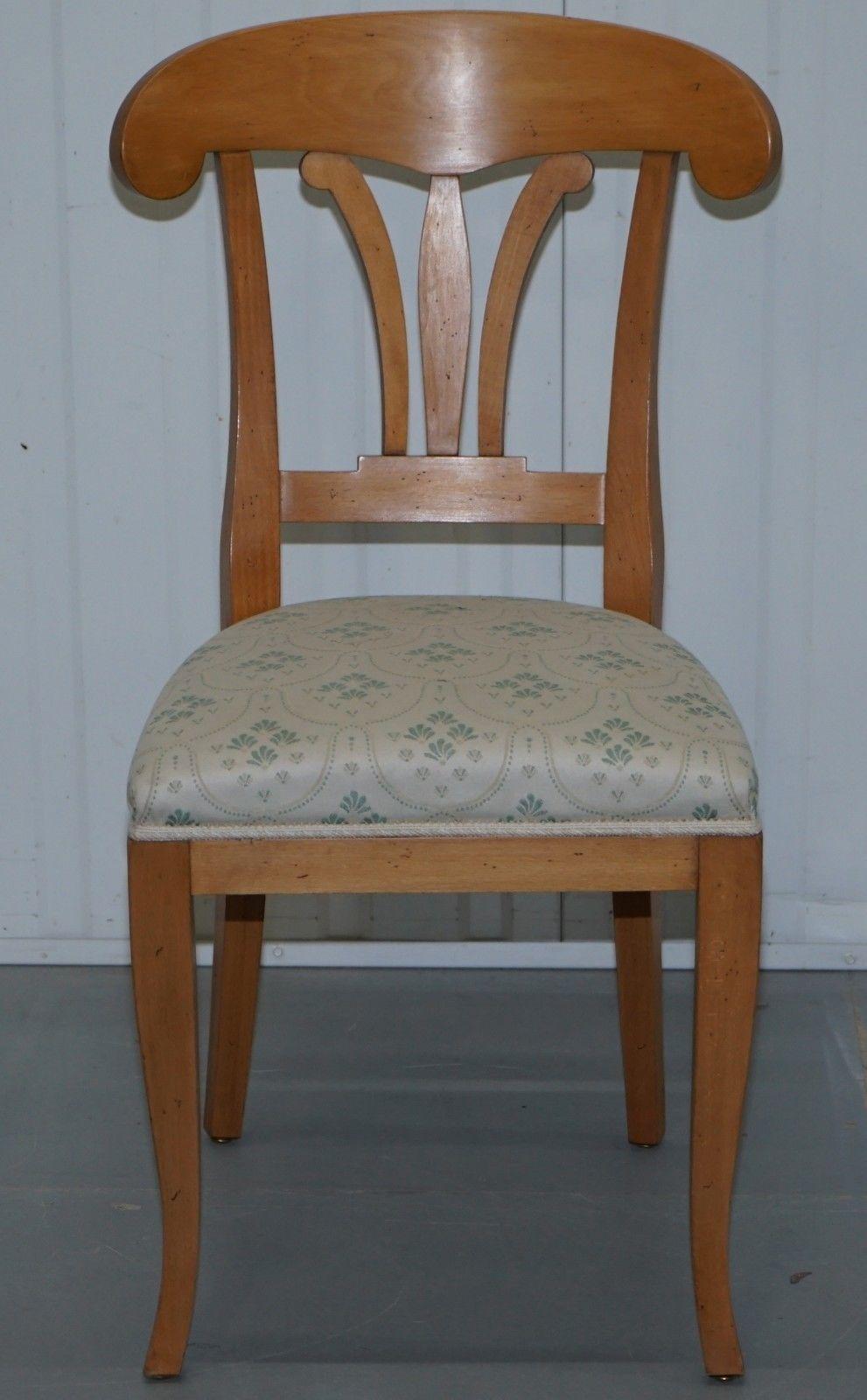 Wir freuen uns, diesen atemberaubenden Selva Italien RRP £399 Frisiertisch Stuhl zum Verkauf anbieten zu können

Dieser Stuhl ist Teil einer Suite, ich habe die passende mittelgroße Kommode und ein Paar Nachttische und den Frisiertisch unter
