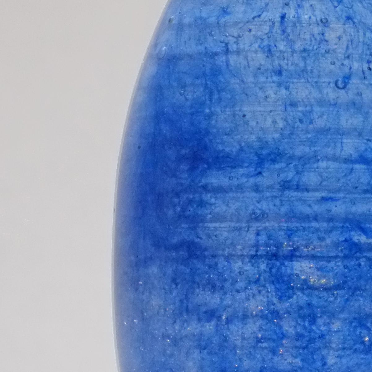 Britannique Lampe en verre contemporaine : Lampe suspendue Semazen en cristal bleu clair en vente