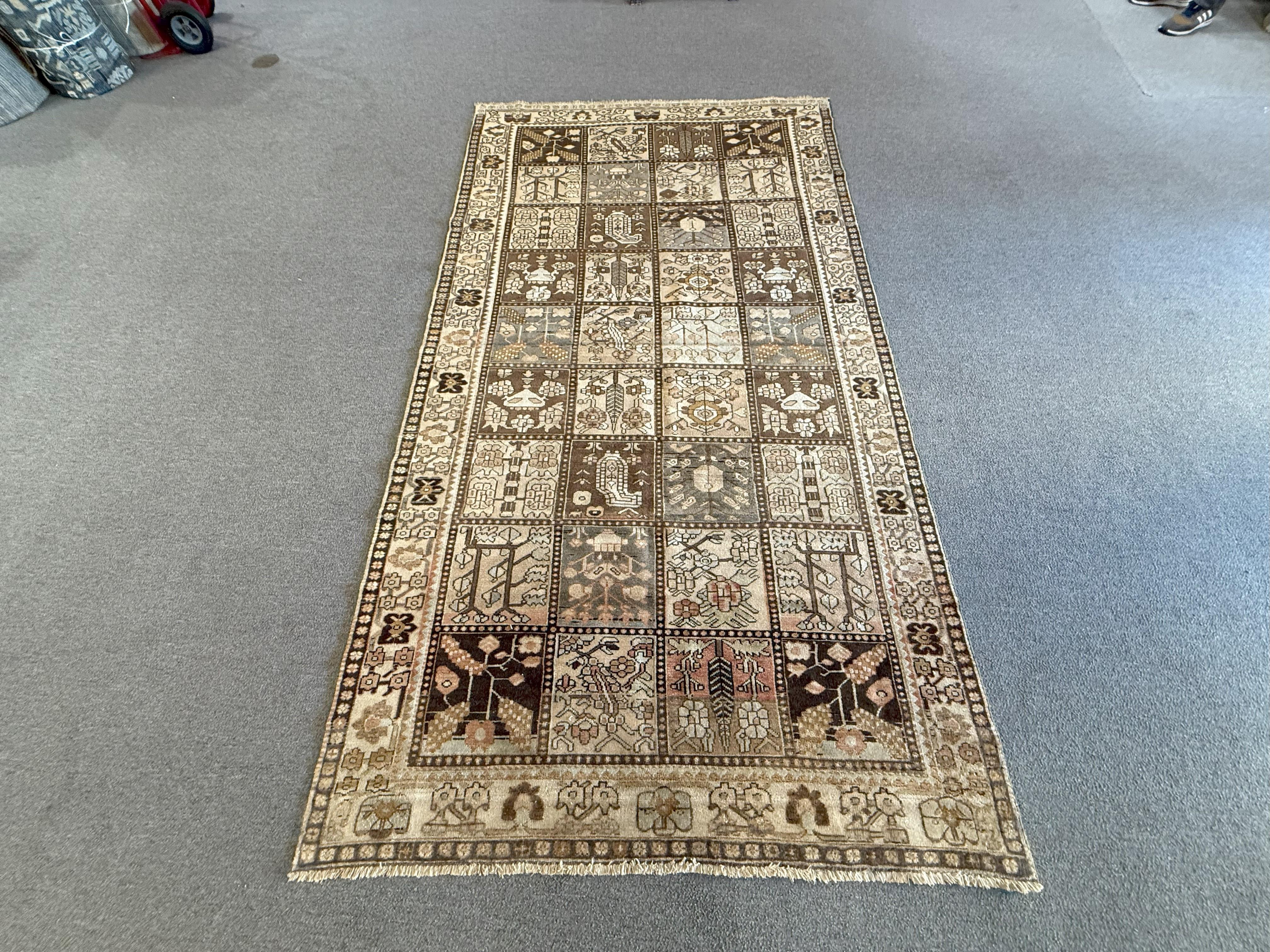 Semi-Antique Bahktiari In Good Condition For Sale In West Hollywood, CA