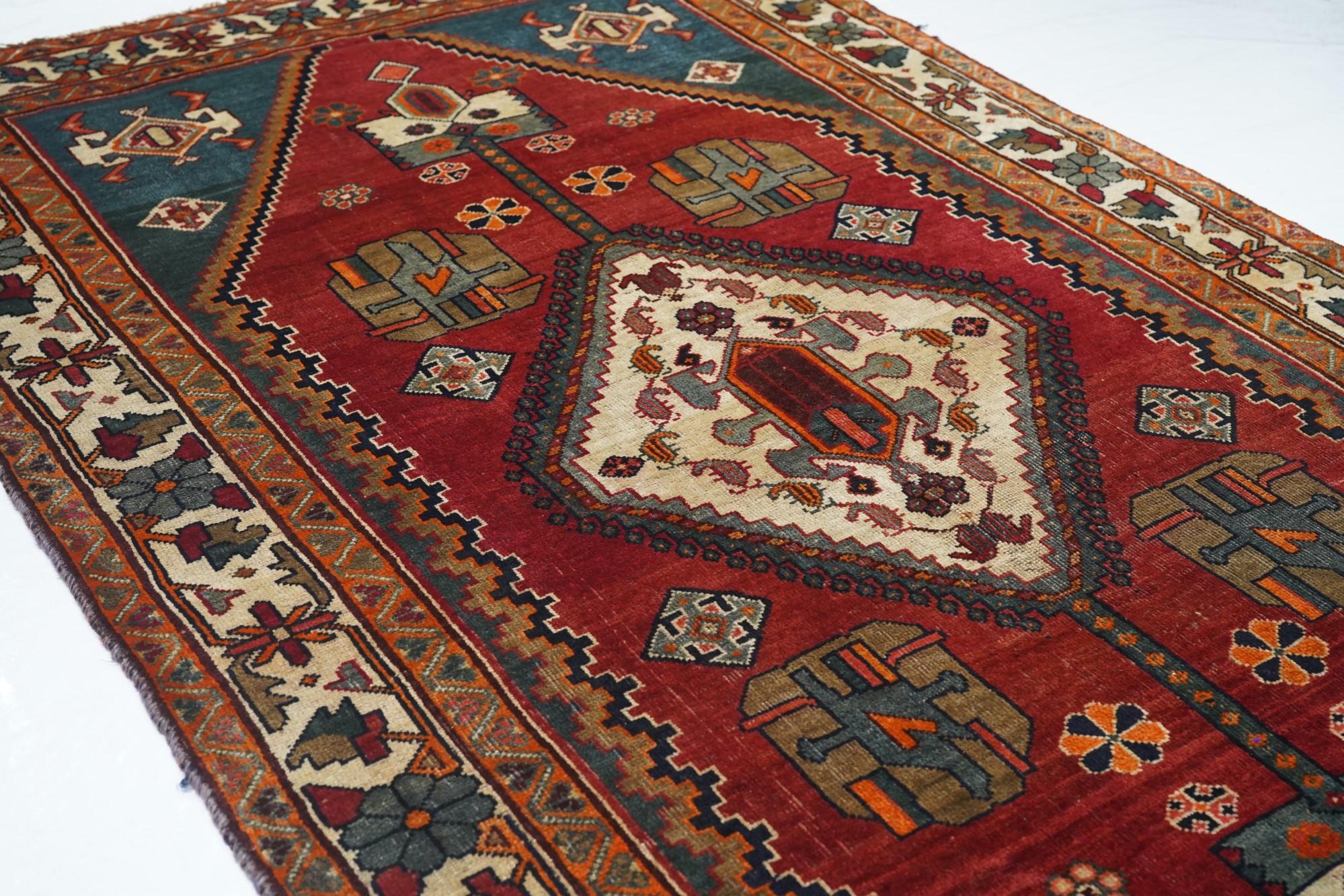 Tappeto vintage Bakhtiari 4'9'' x 8'3'' in vendita 1