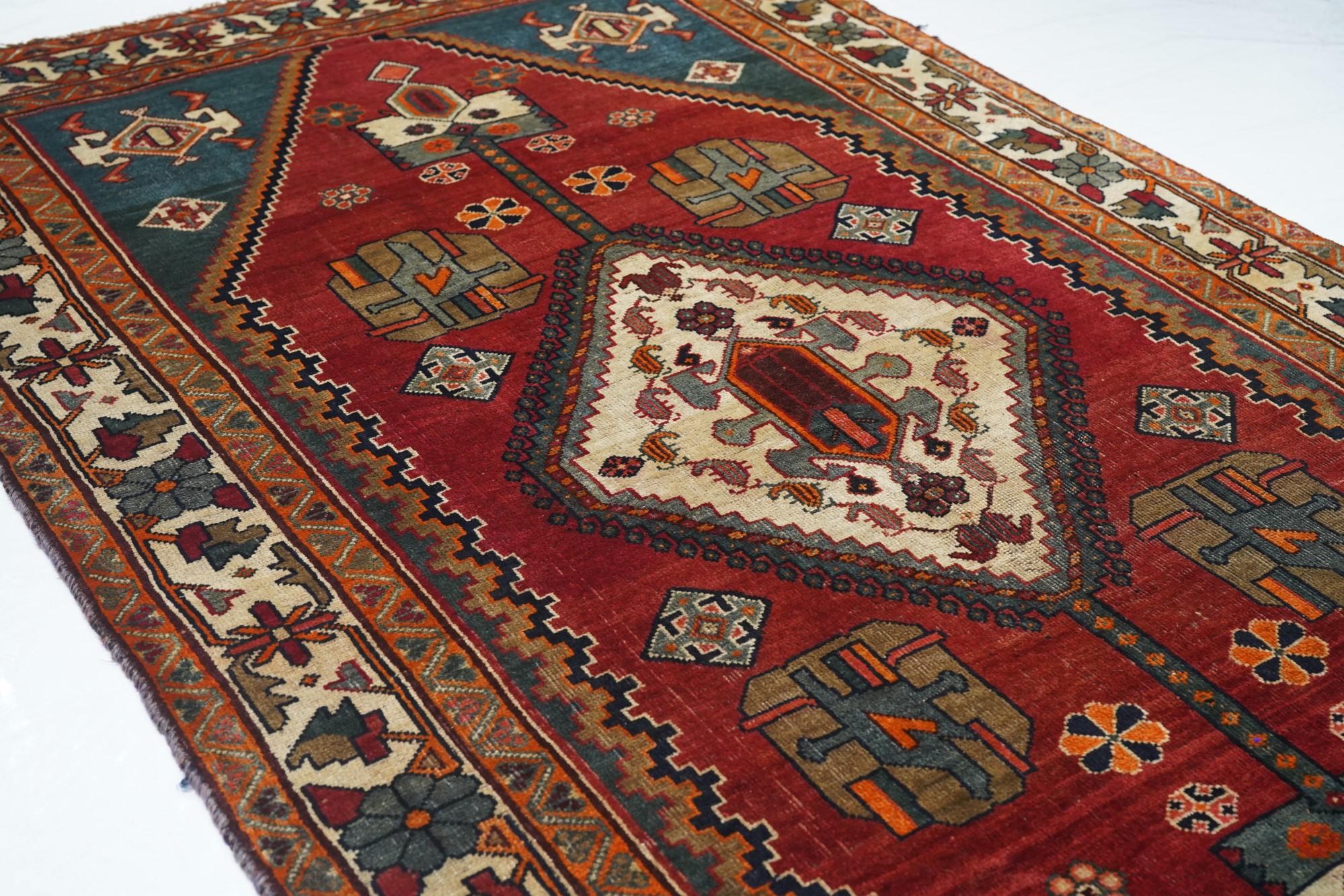 Tapis Bakhtiari semi-antique en vente 1