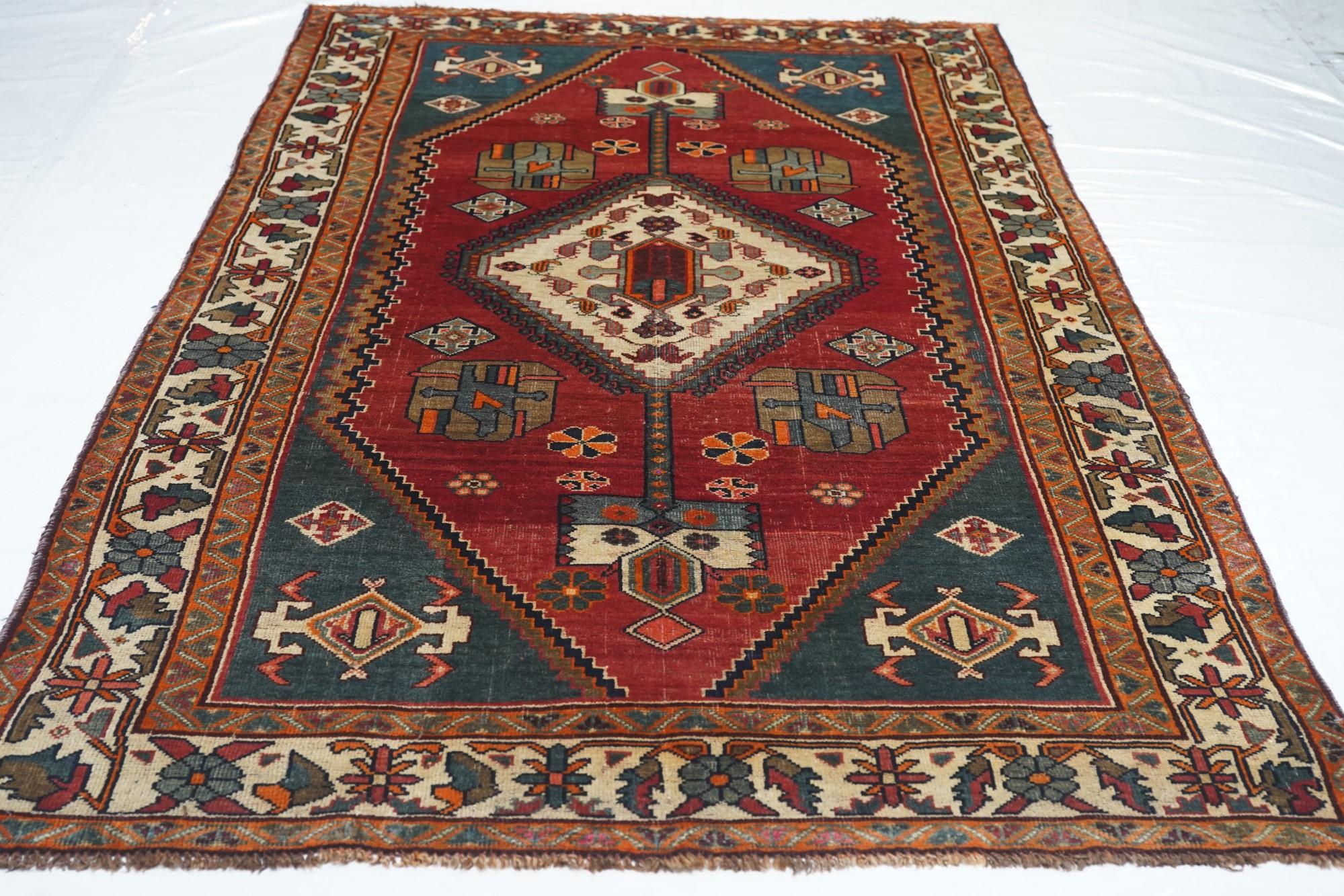 Tappeto vintage Bakhtiari 4'9'' x 8'3'' in vendita 2