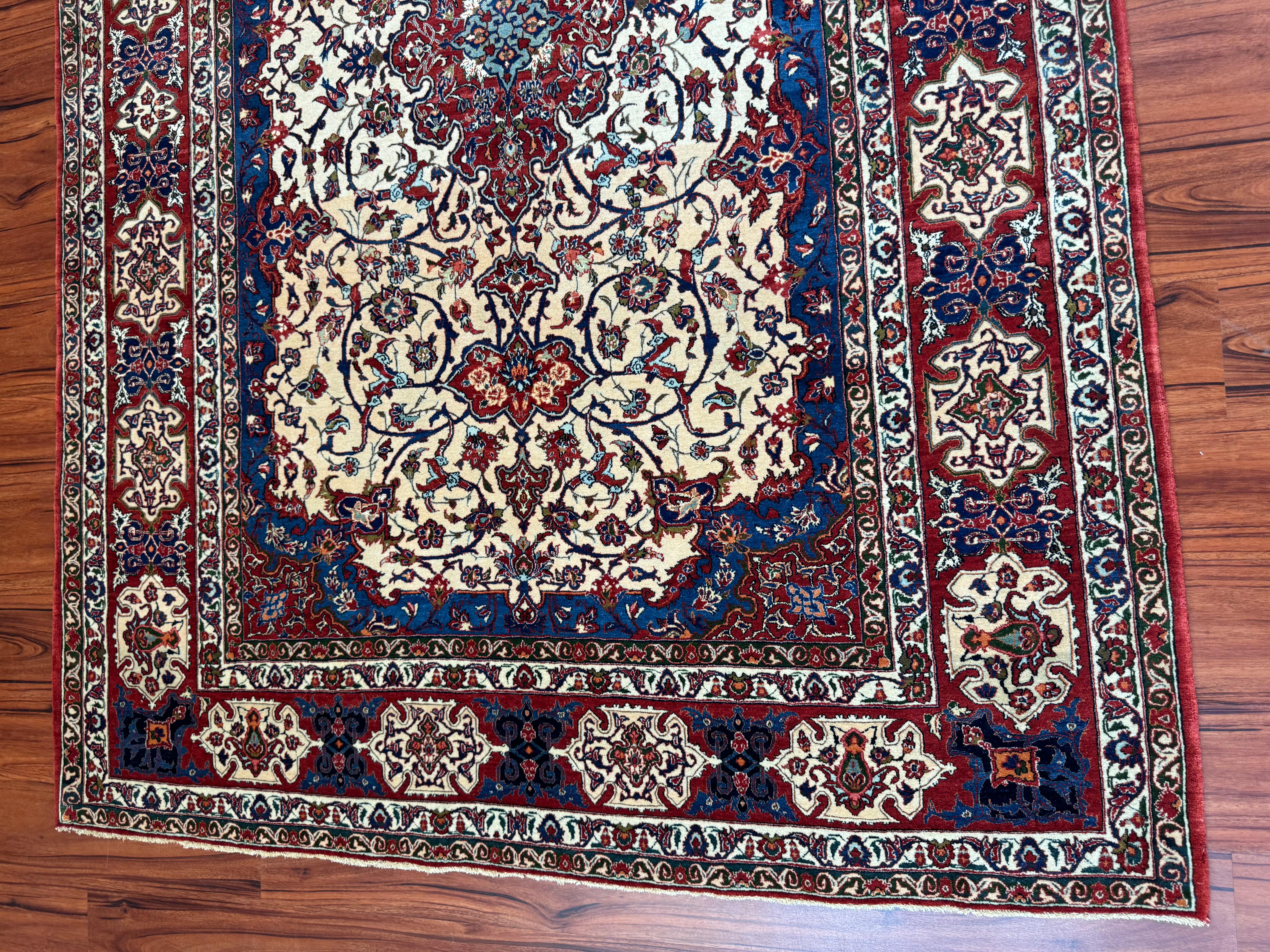 Semi Antique Extremly Fine Persian Isfahan Rug In Excellent Condition For Sale In Gainesville, VA
