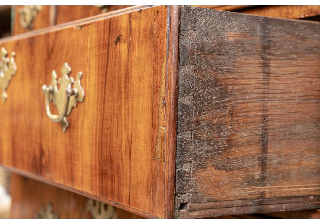 Semi antike Sekretär-Kommode aus gemasertem Holz auf Kommode für die Restaurierung im Angebot 6