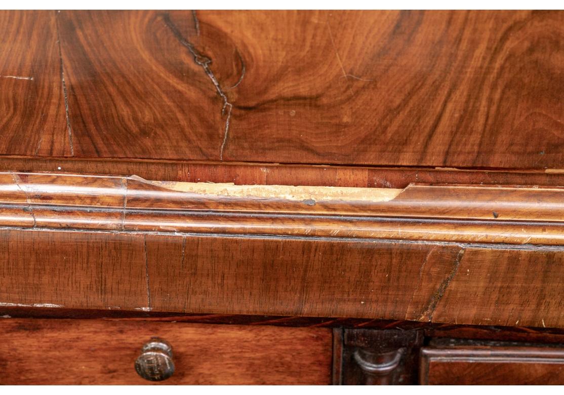 Semi antike Sekretär-Kommode aus gemasertem Holz auf Kommode für die Restaurierung im Angebot 7