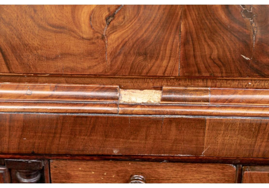 Semi antike Sekretär-Kommode aus gemasertem Holz auf Kommode für die Restaurierung im Angebot 3