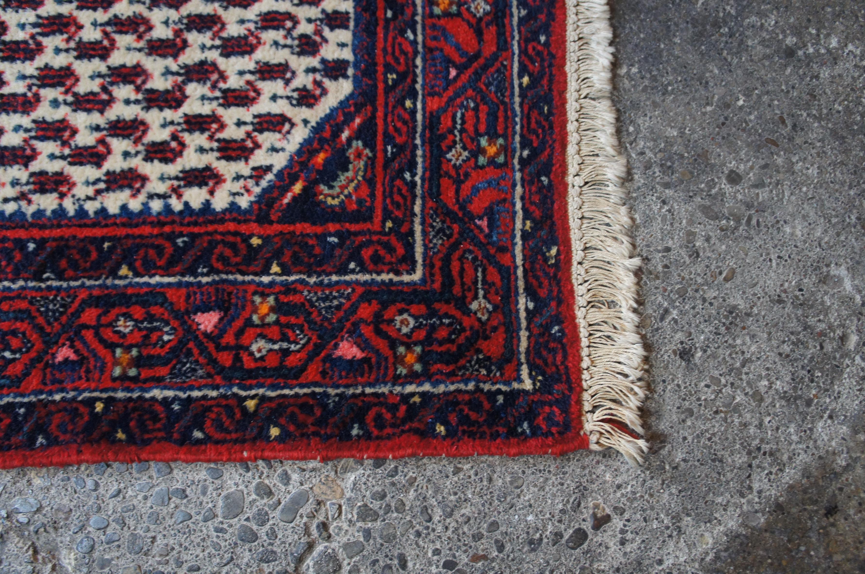 Iraní Vintage Anudado a Mano  Alfombra de lana Senneh Alfombra roja en venta 1
