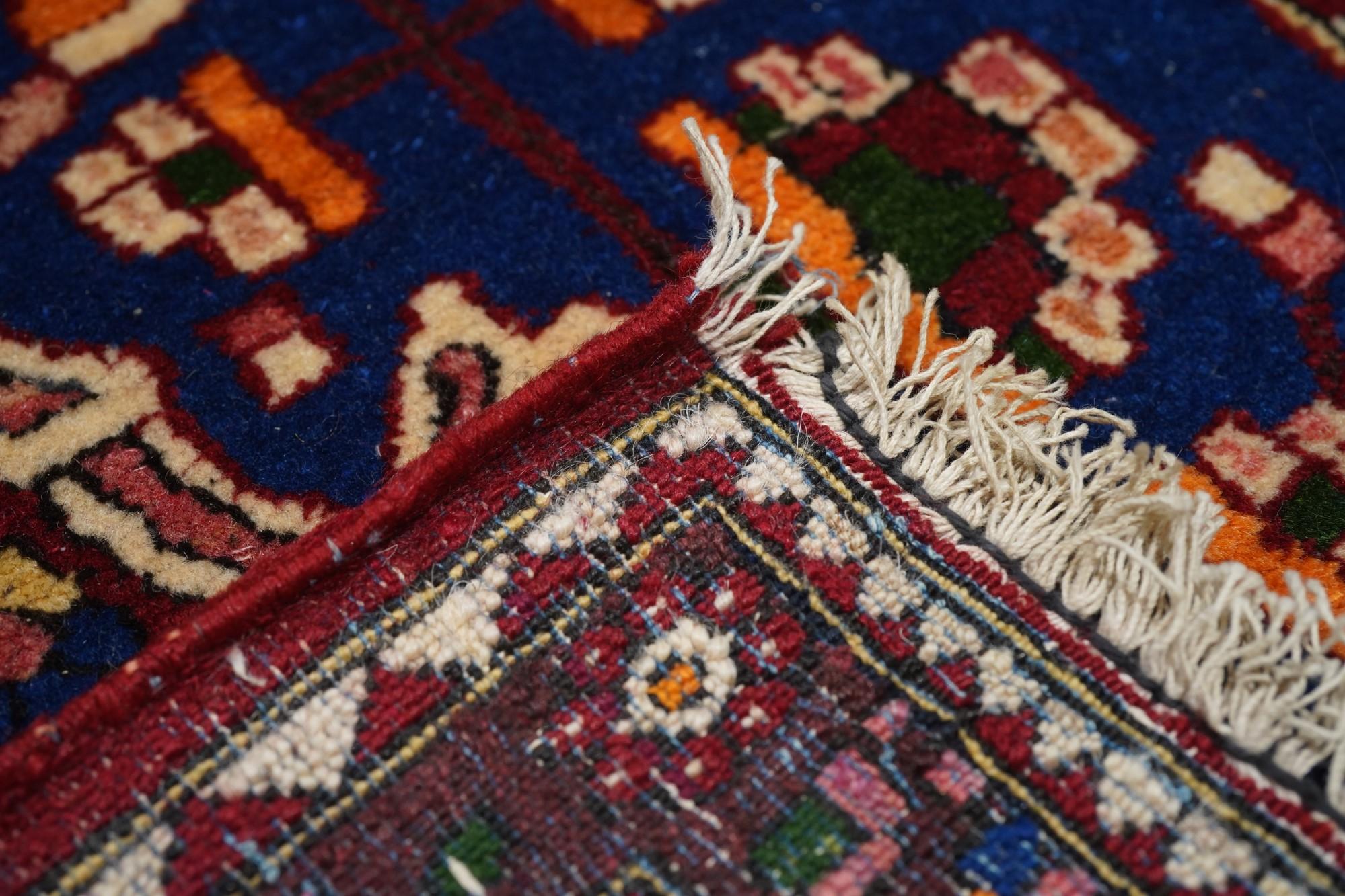 Vintage Isfahan Rug 4'9'' x 6'10'' For Sale 6