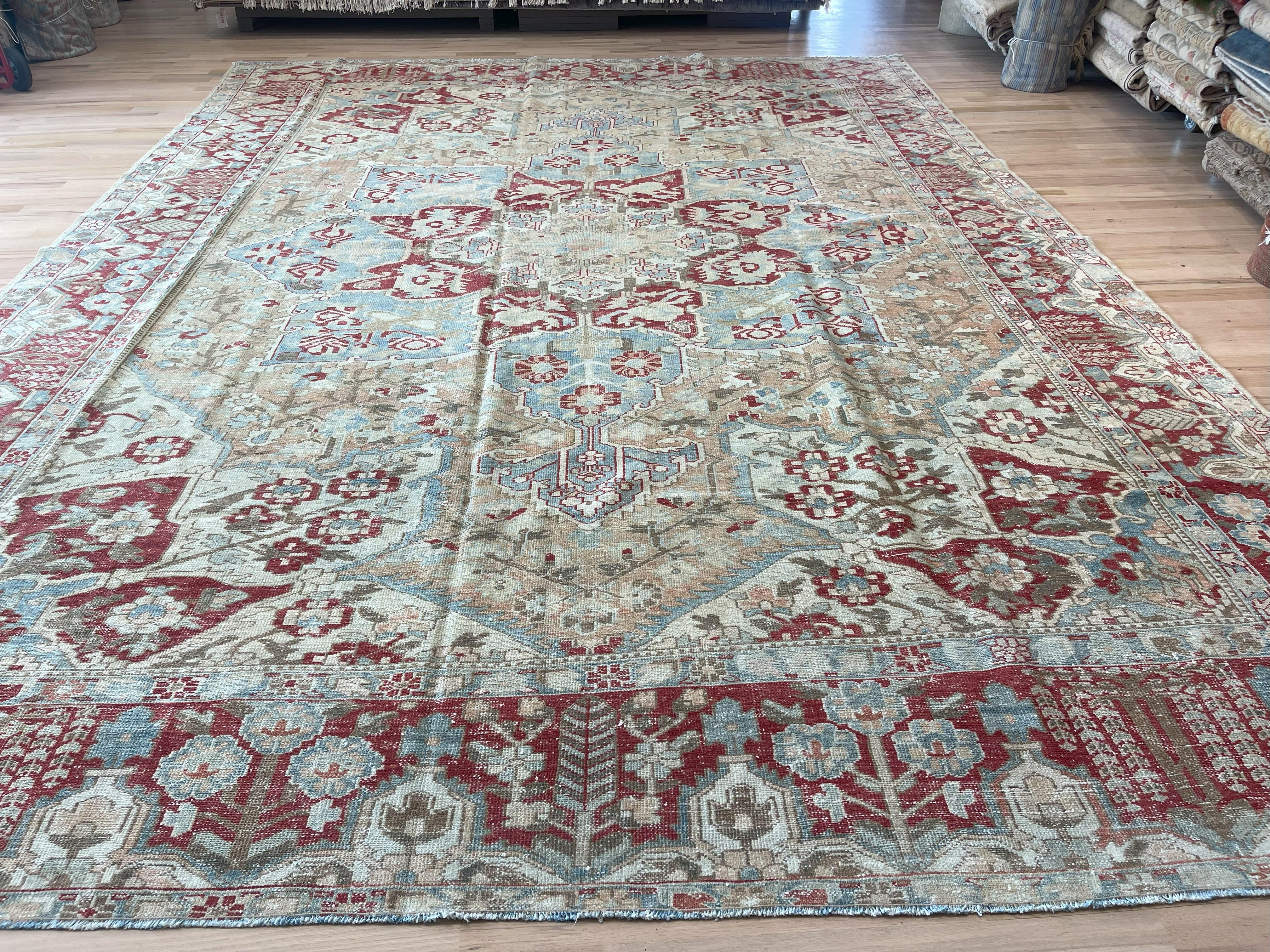 Perse Tapis persan Bakhtiari semi-ancien en vente