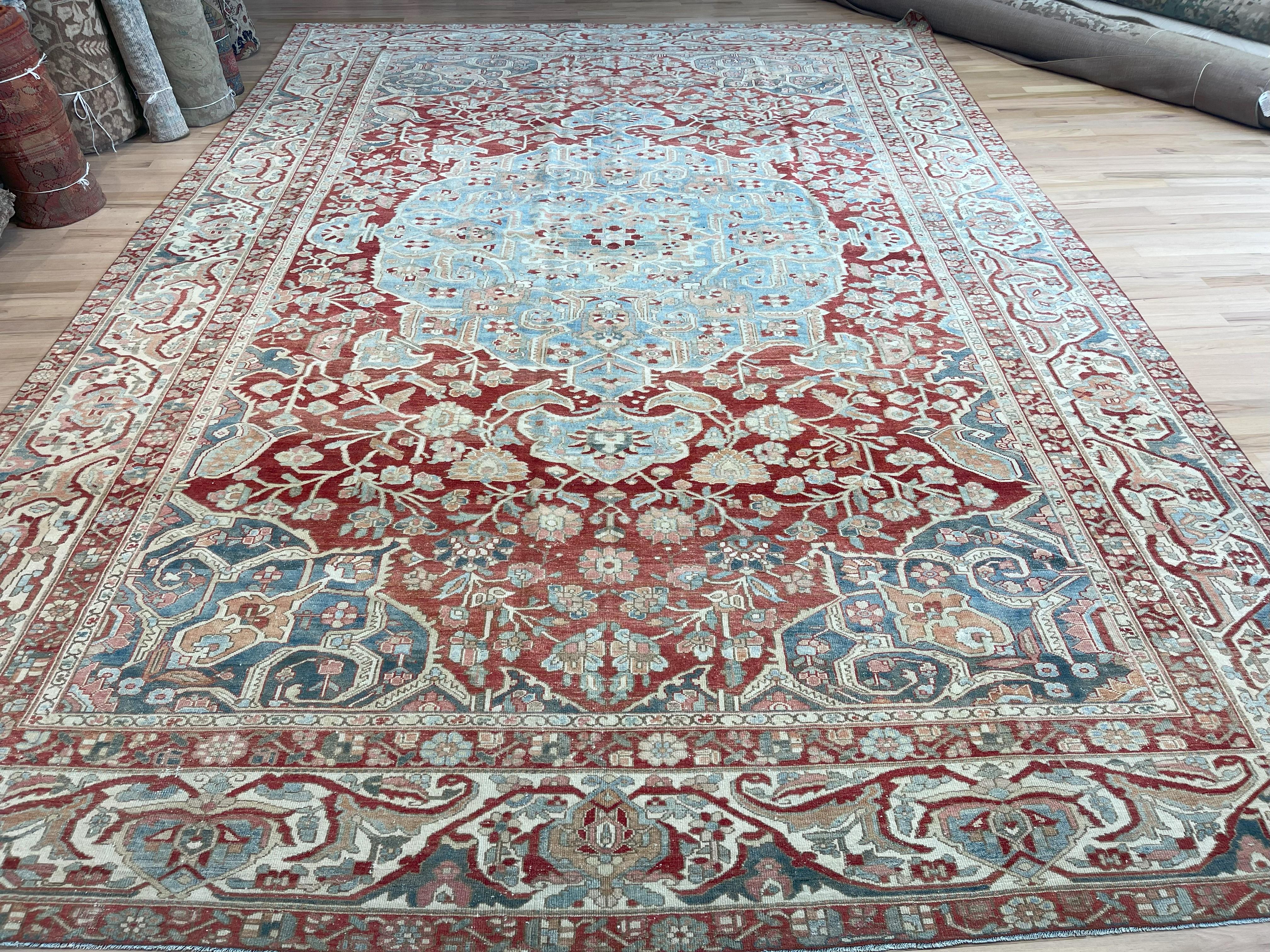 Noué à la main Tapis persan Bakhtiari semi-ancien en vente