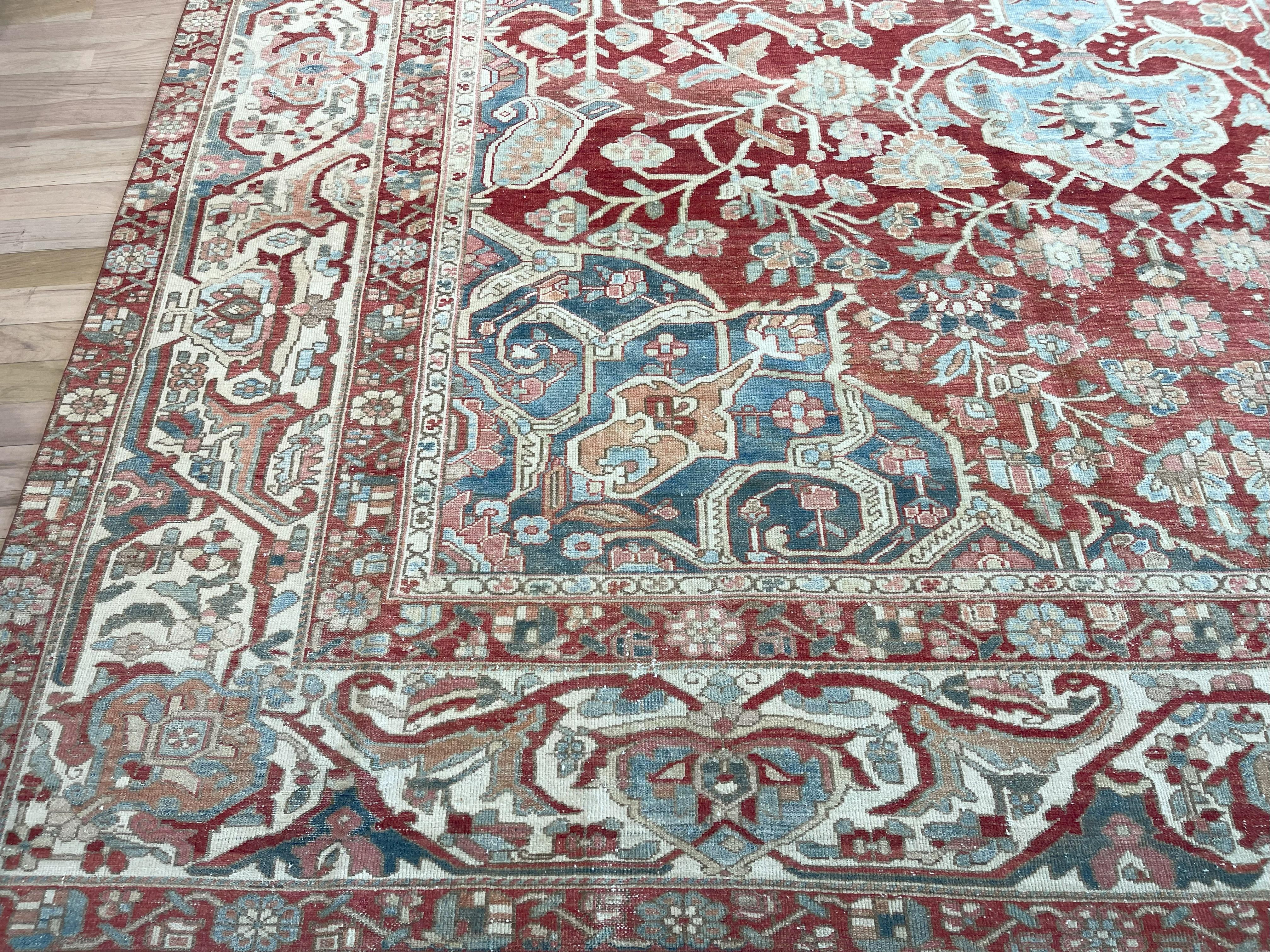 Tapis persan Bakhtiari semi-ancien Bon état - En vente à West Hollywood, CA