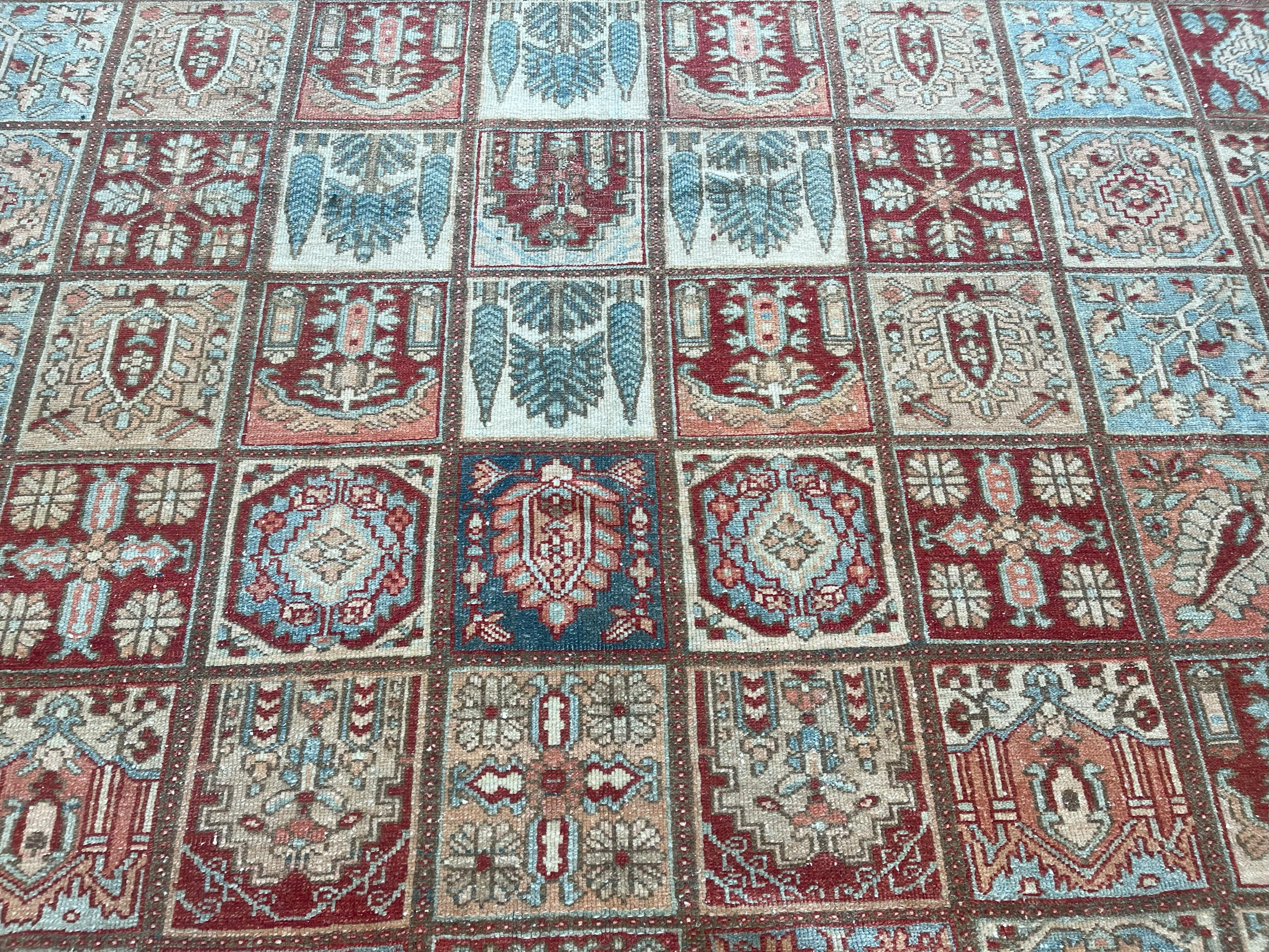 All-Over Box Design Semi-Antiker Persischer Bakhtiari Teppich im Angebot 3