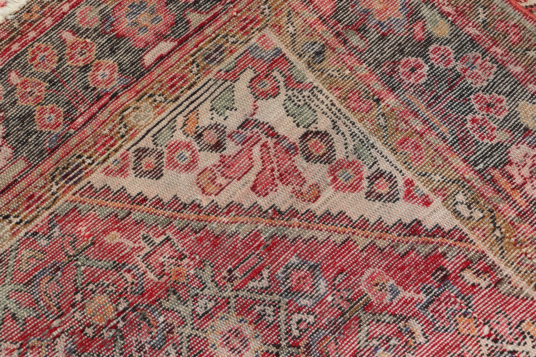 Tapis persan ancien de la galerie Hamadan avec motif de médaillon en vente 3