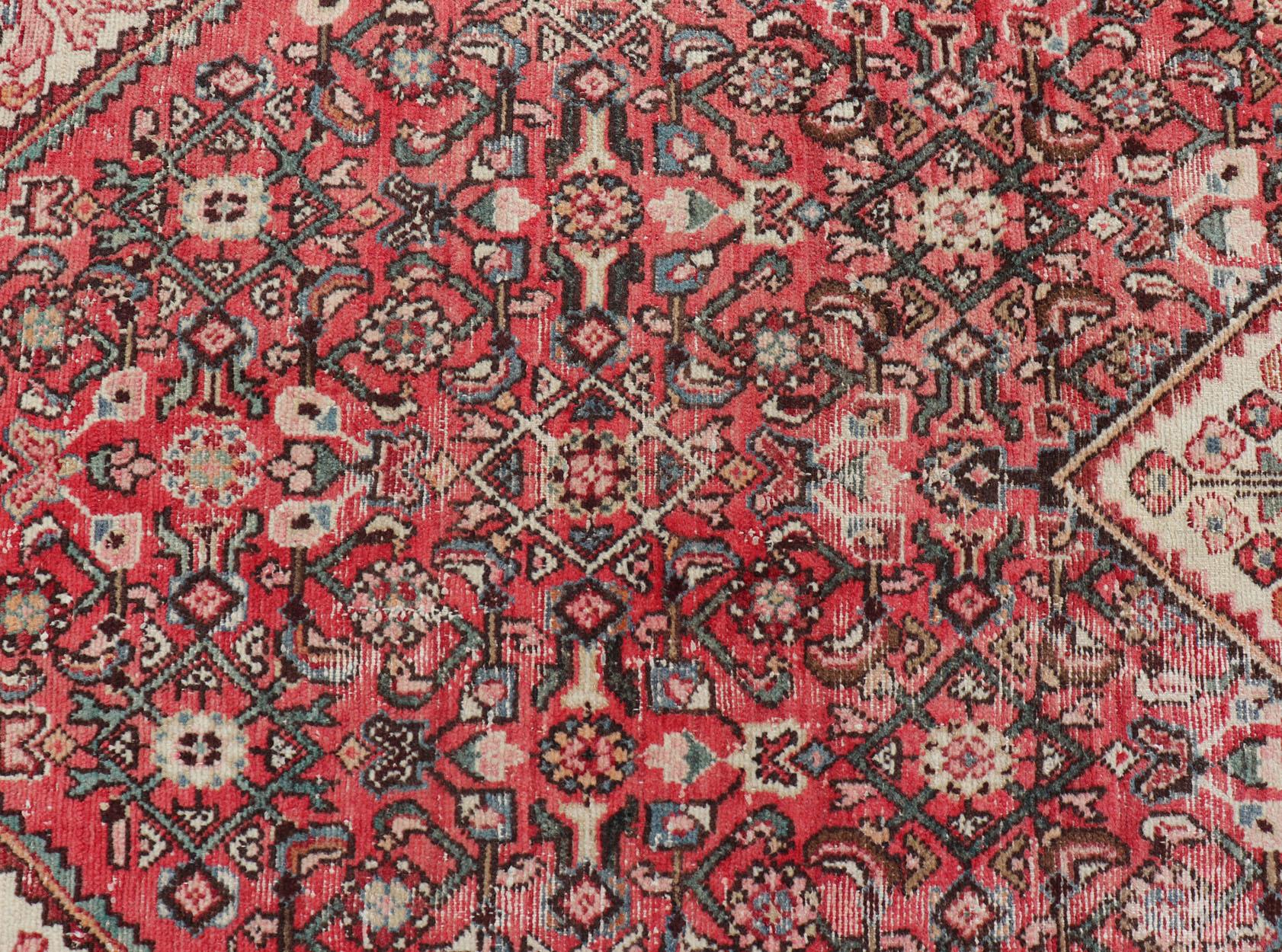 20ième siècle Tapis persan ancien de la galerie Hamadan avec motif de médaillon en vente