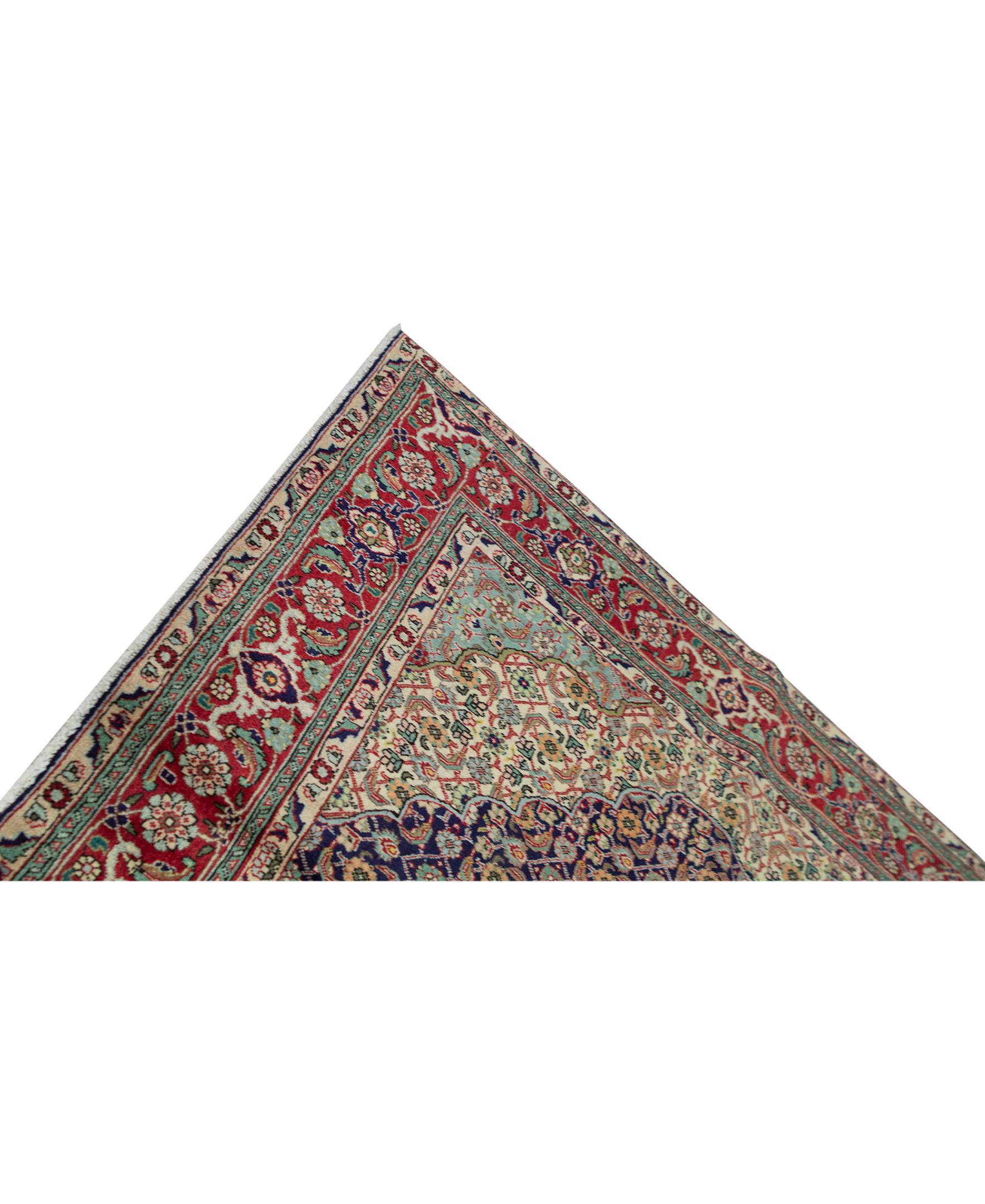 Semi antiker persischer Persischer Halbmond (Tabriz) im Angebot