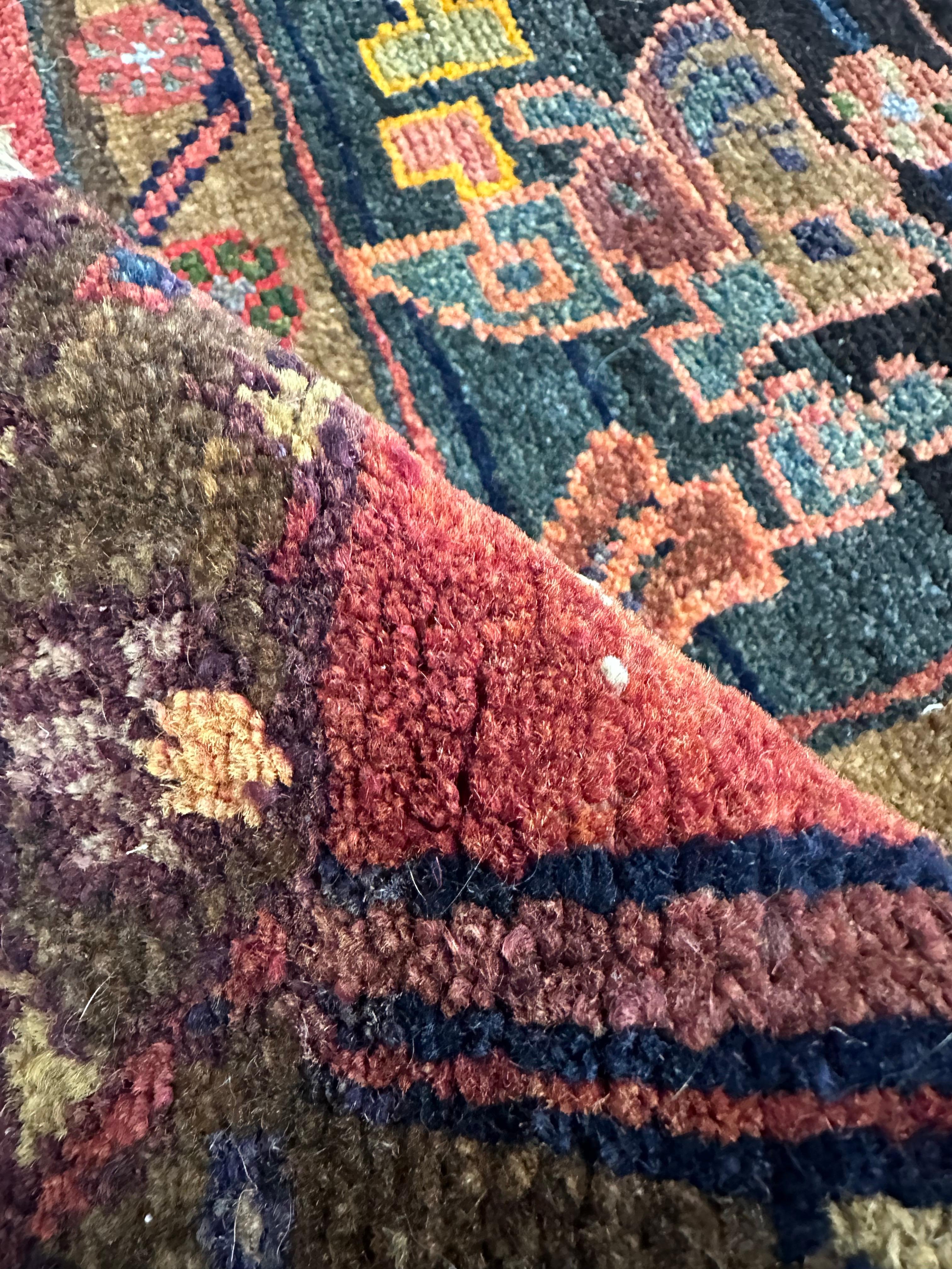 Tappeto Runner in lana semi antico persiano annodato a mano Grand Oversize in vendita 4
