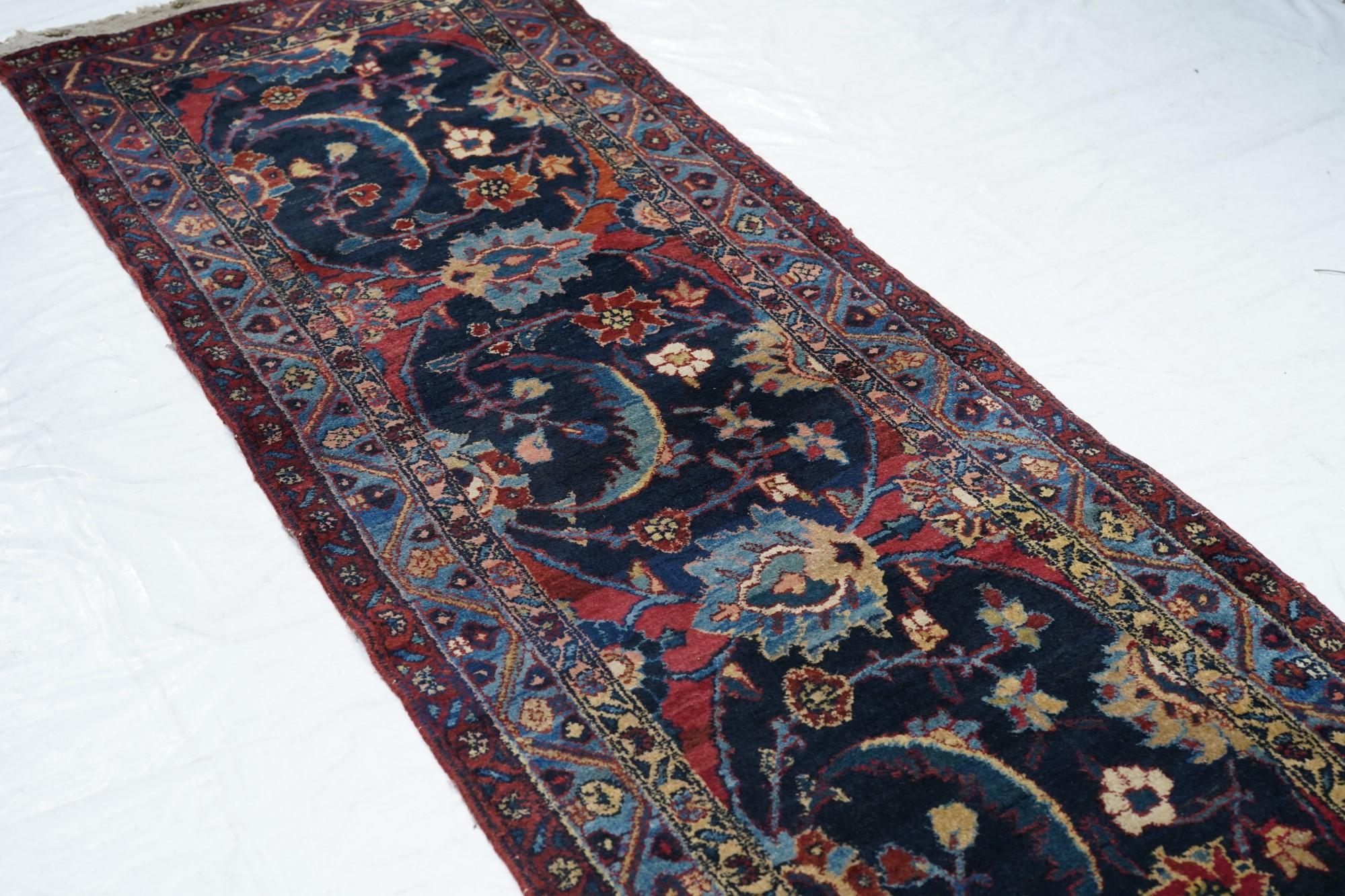 Semi Antique Persian Heriz Rug 2'9'' x 10'9'' For Sale 4