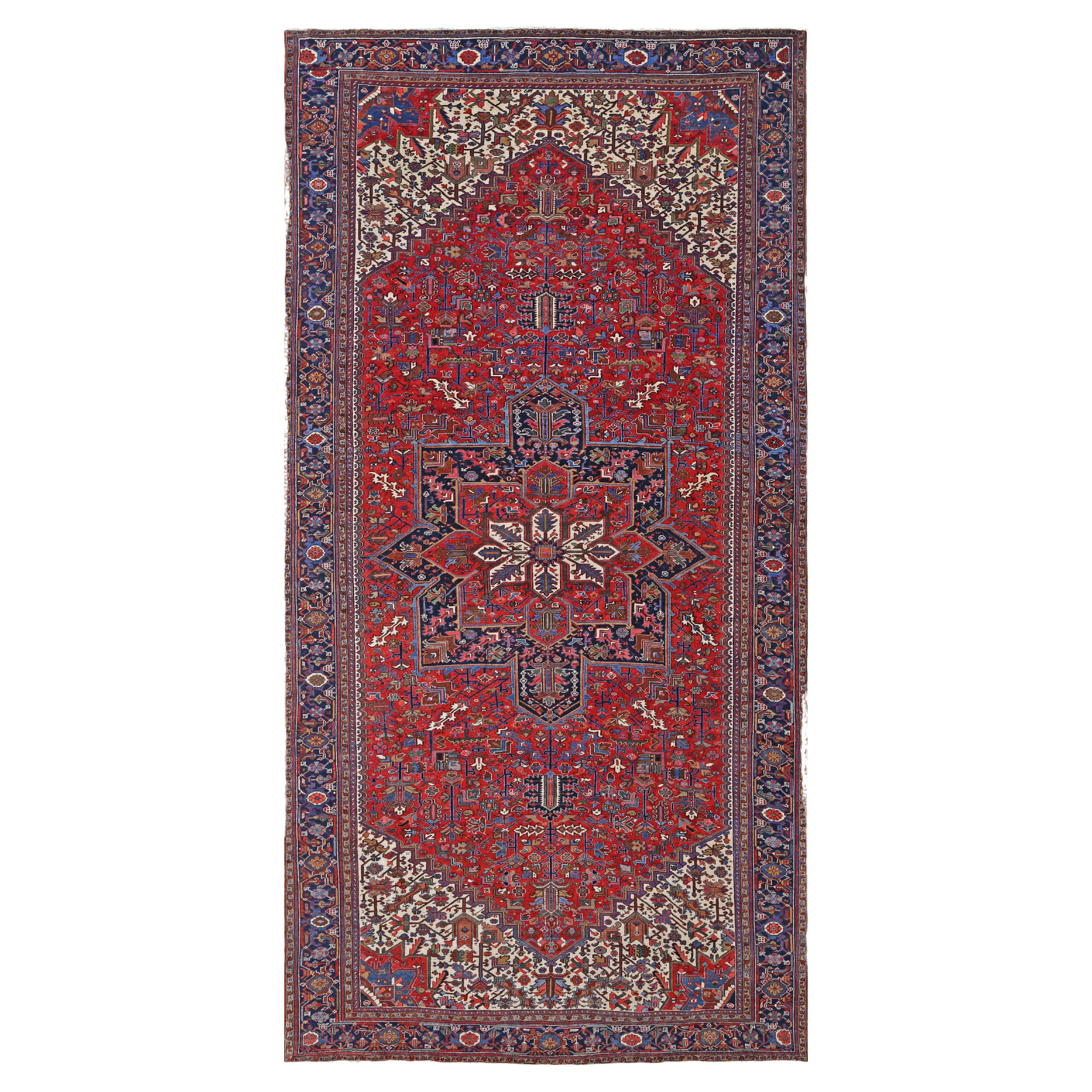 Semi-antiker persischer Heriz-Teppich  im Angebot