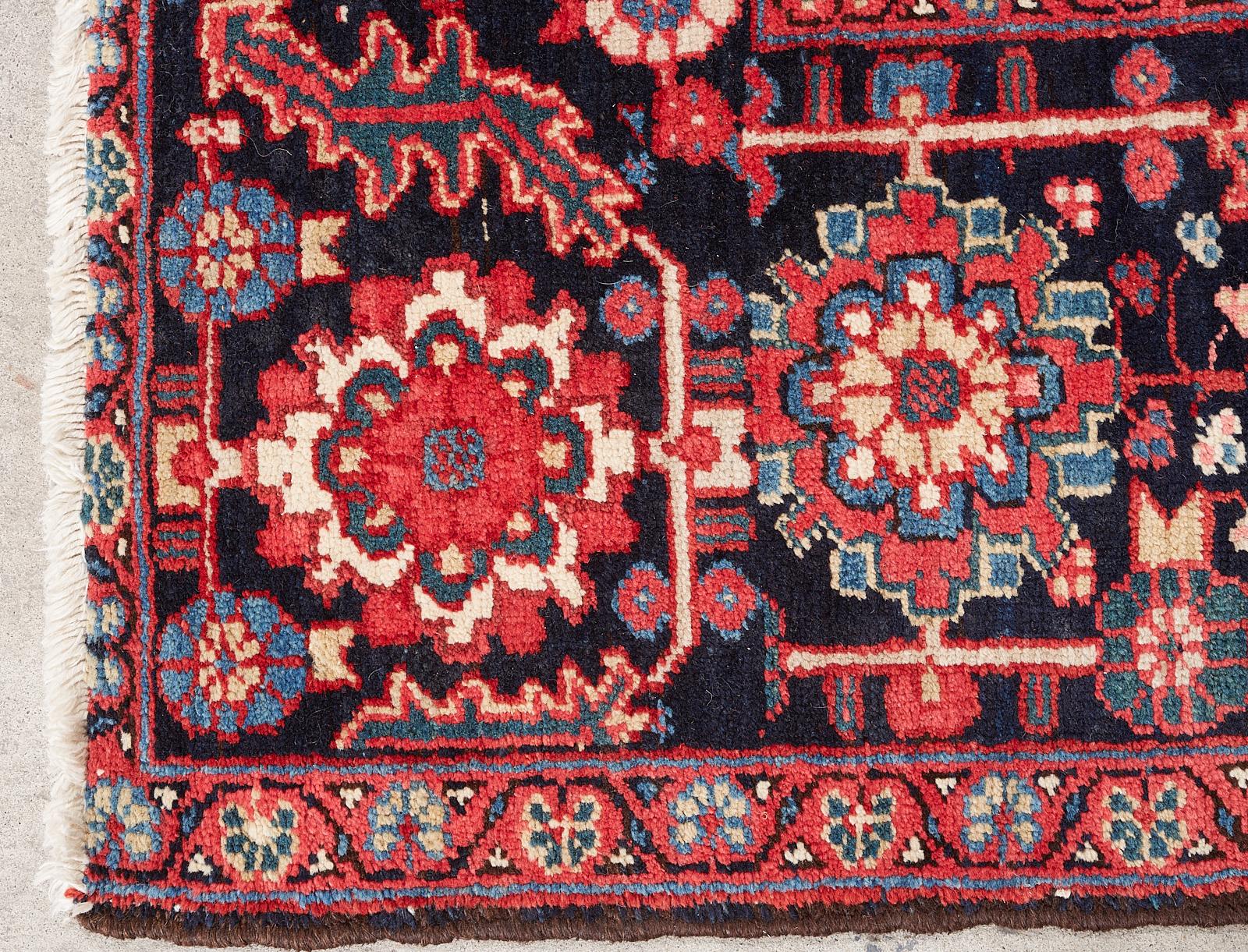 Semi Antique Persian Heriz Wool Rug In Good Condition For Sale In Rio Vista, CA