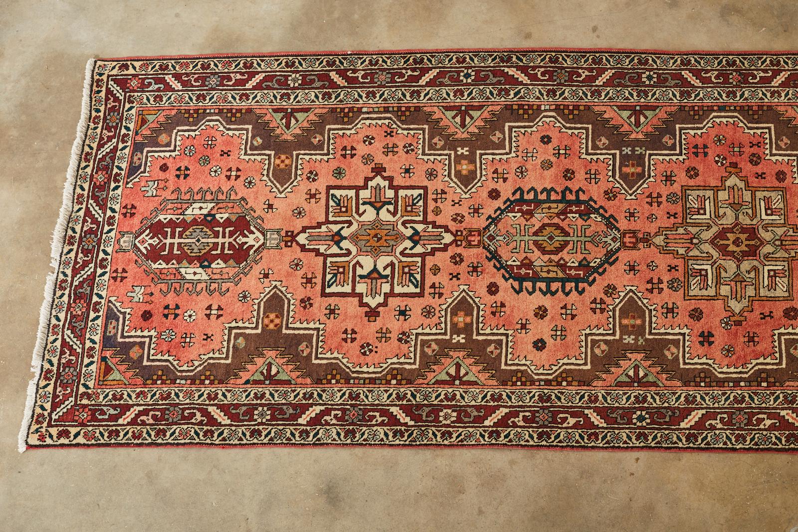 Semi-antiker persischer Karajeh Heriz Teppich Teppich (Heriz Serapi) im Angebot