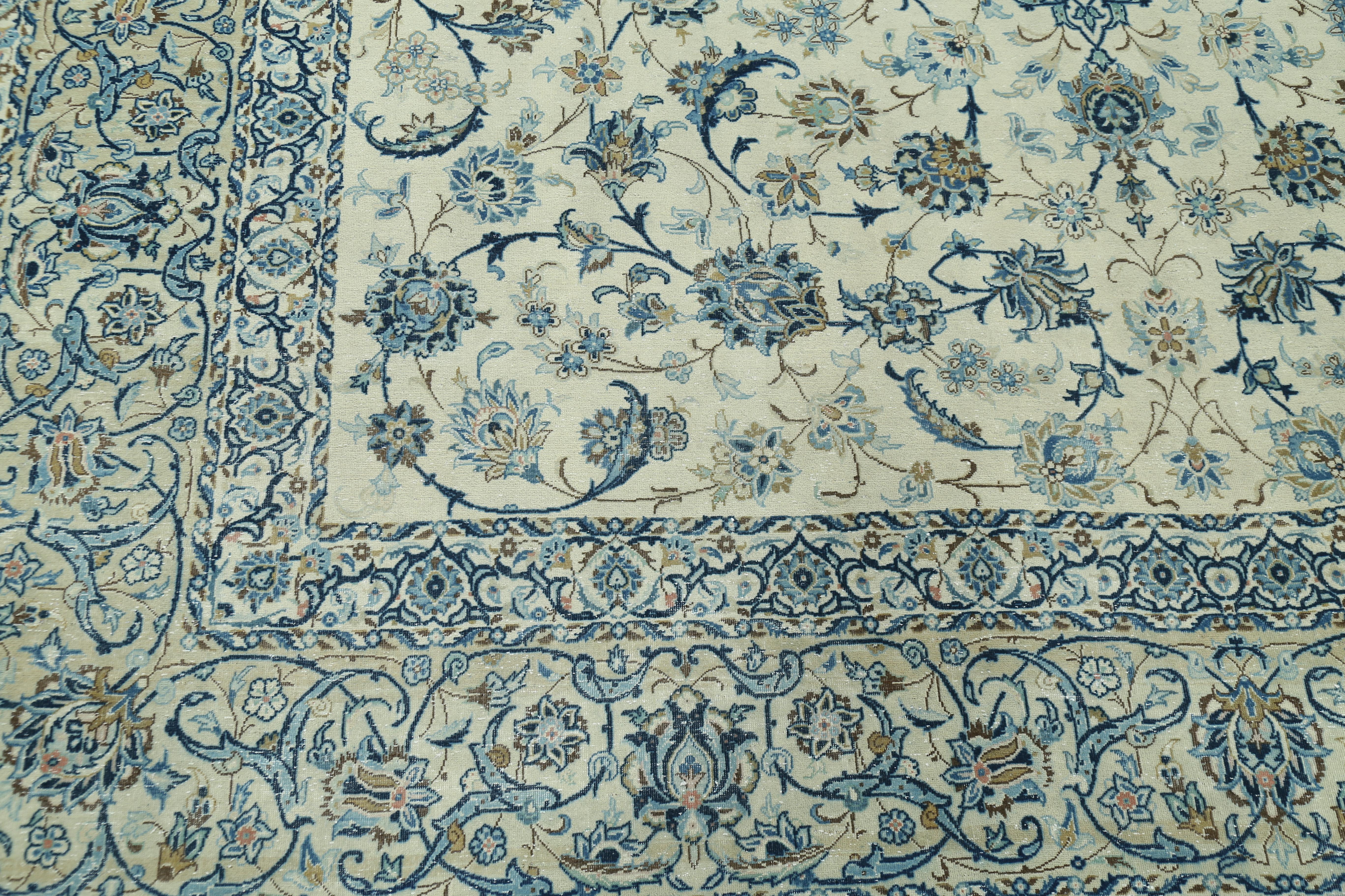 Semi Antique Persian Kashan Rug  In Excellent Condition For Sale In Gainesville, VA