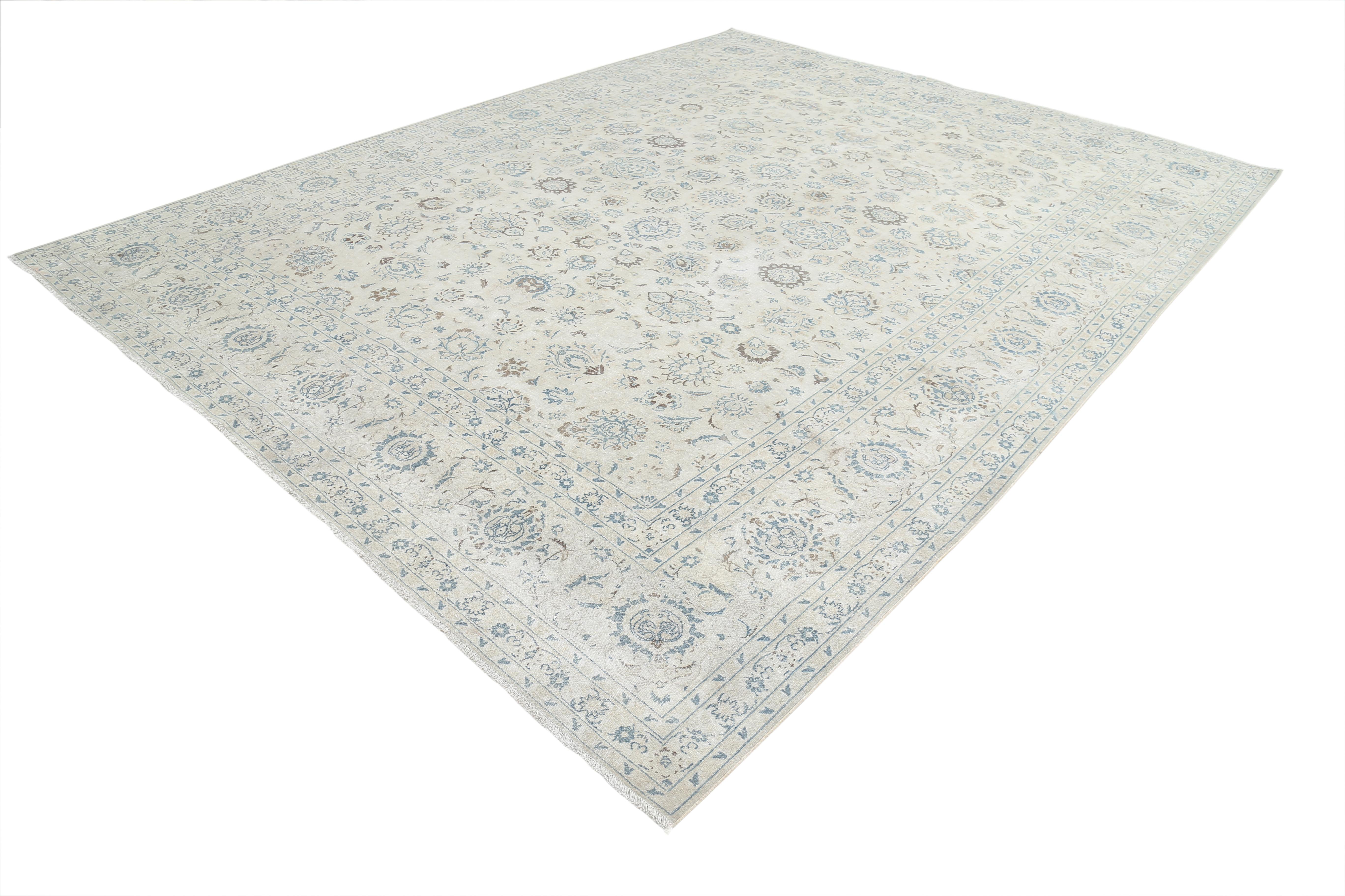 Semi Antique Persian Kashan Rug In Excellent Condition For Sale In Gainesville, VA