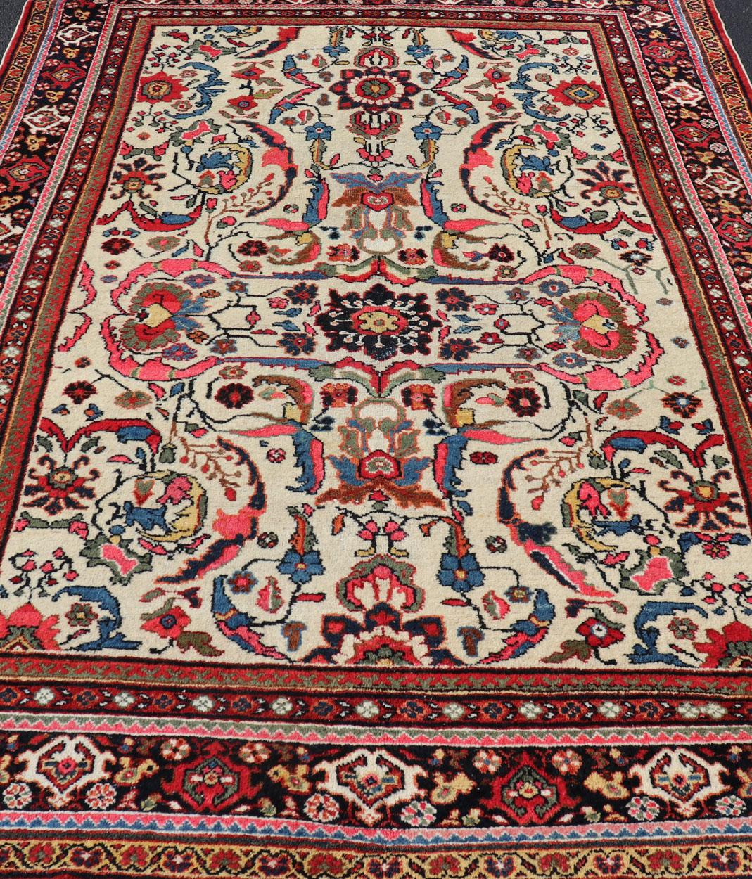 Tapis persan semi-ancien Mahal avec motif de médaillon et fond ivoire en vente 3