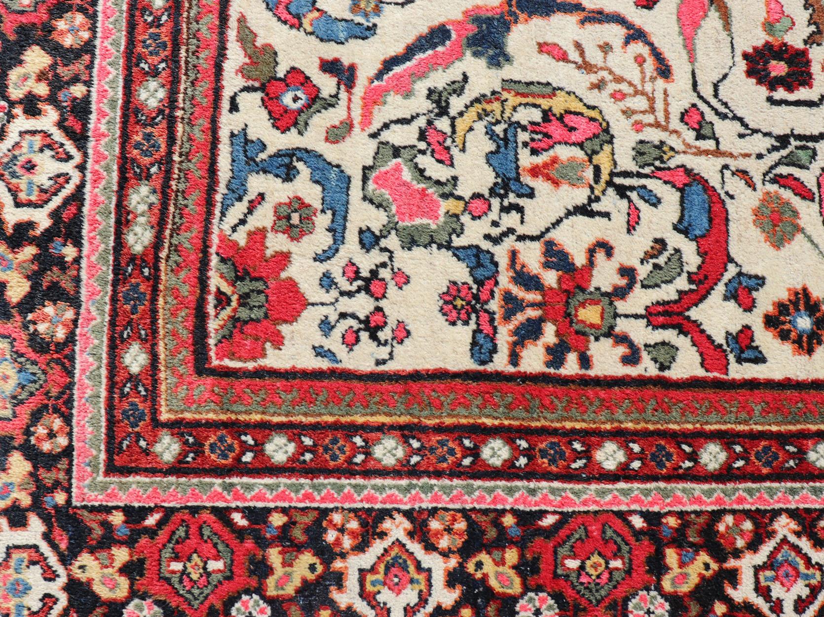Semi antiker persischer Mahal-Teppich mit Medaillonmuster und elfenbeinfarbenem Hintergrund im Angebot 8