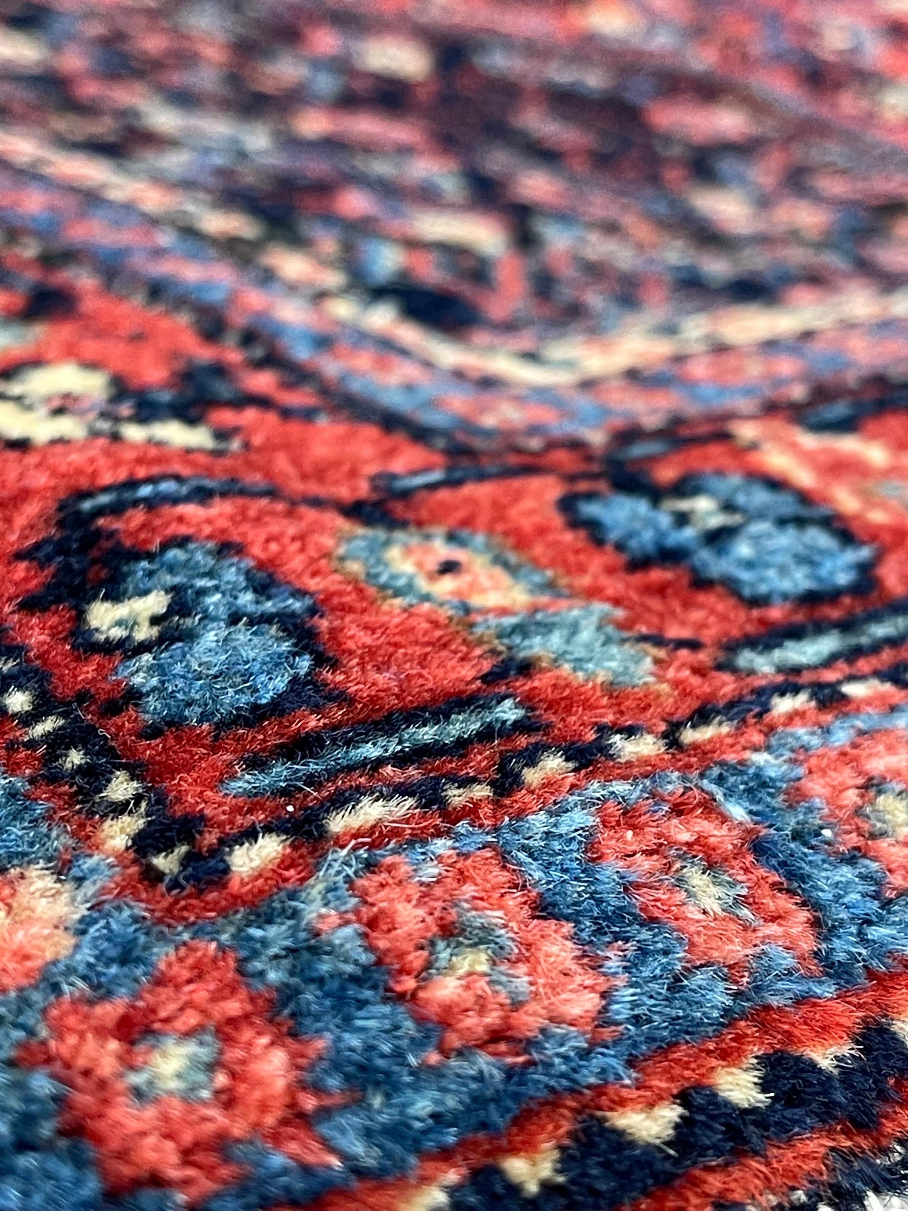Semi-antiker persischer Senneh-Teppich, um 1940 (Pflanzlich gefärbt) im Angebot