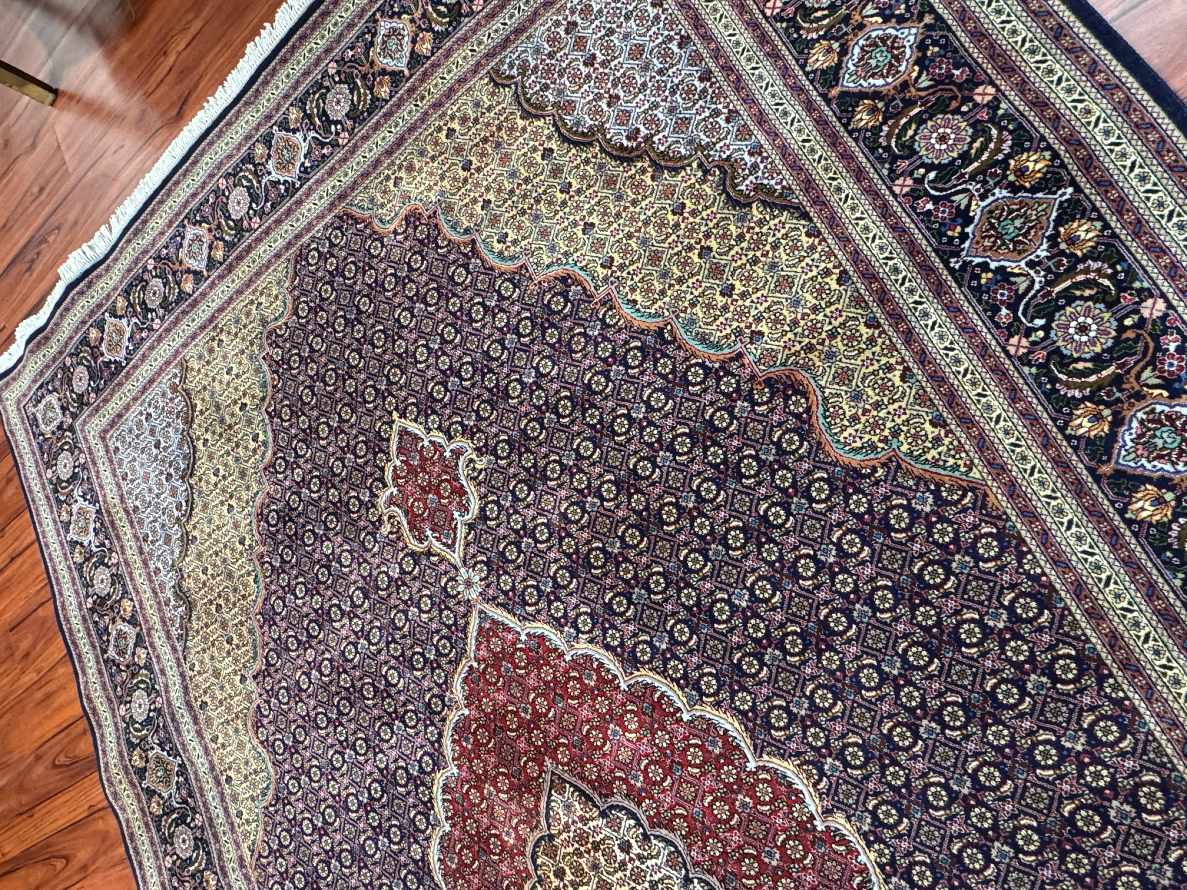 Tapis persan semi-ancien Tabriz Mahi en vente 3