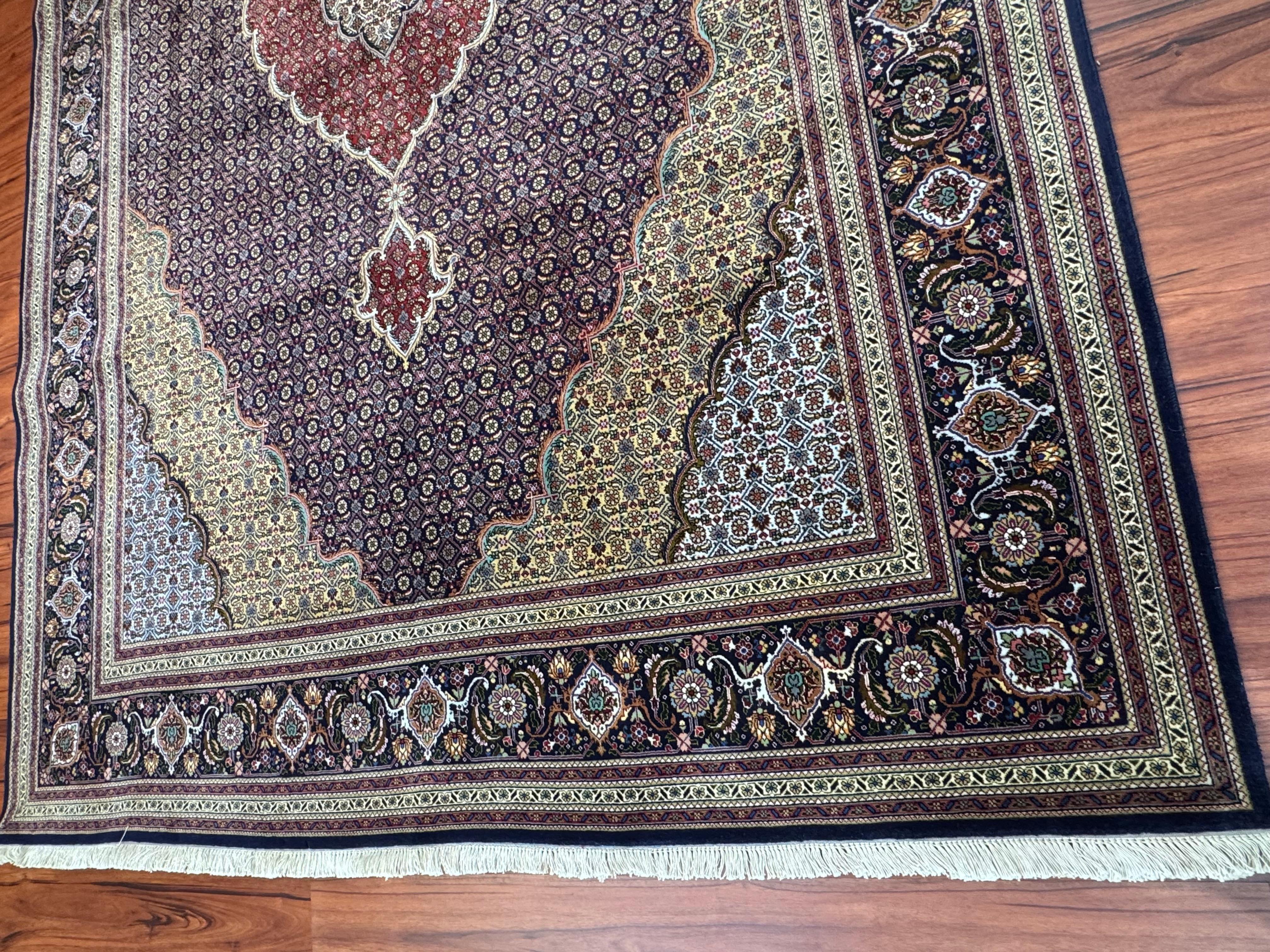 Tapis persan semi-ancien Tabriz Mahi en vente 5