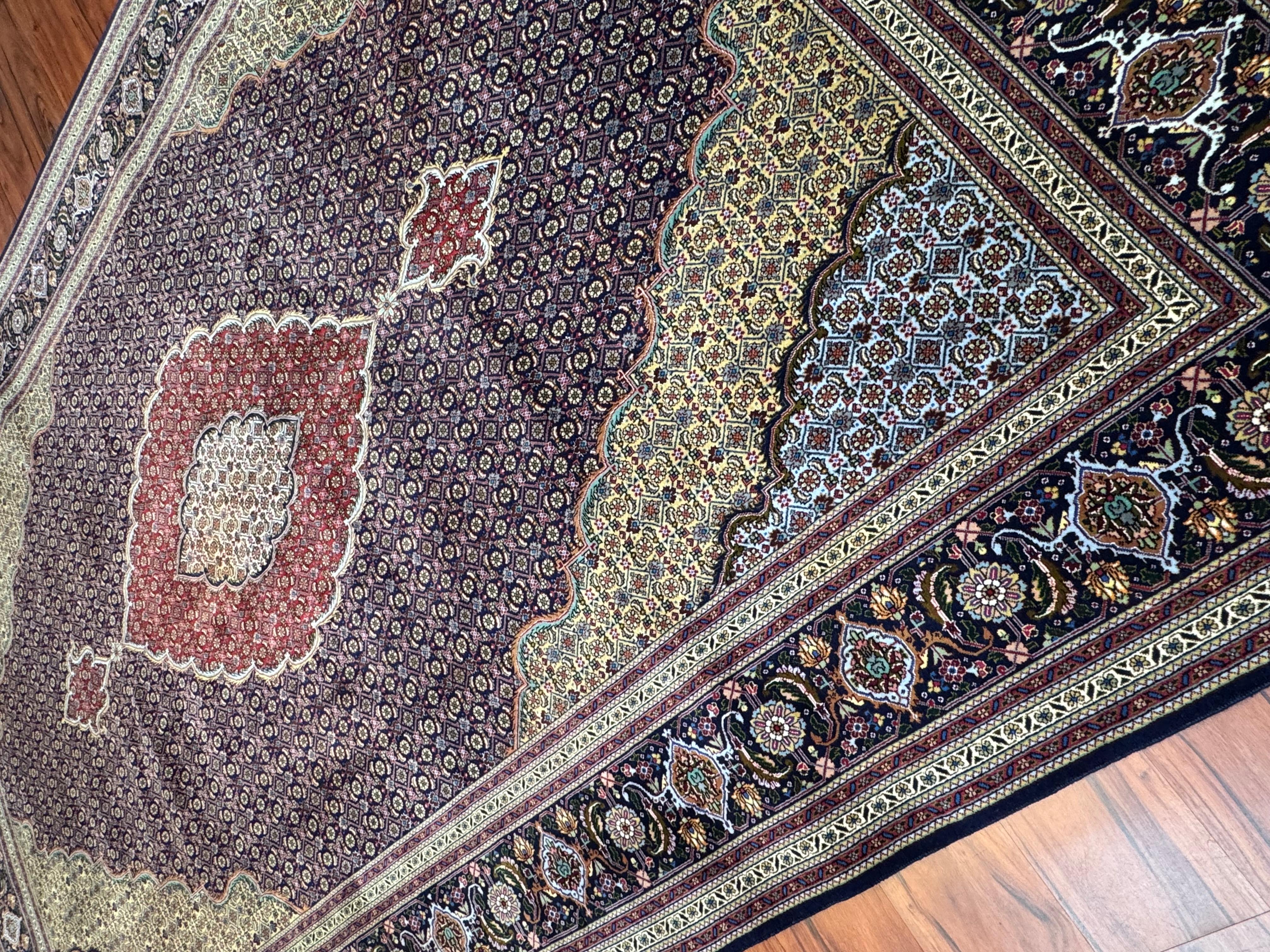 Tapis persan semi-ancien Tabriz Mahi en vente 6