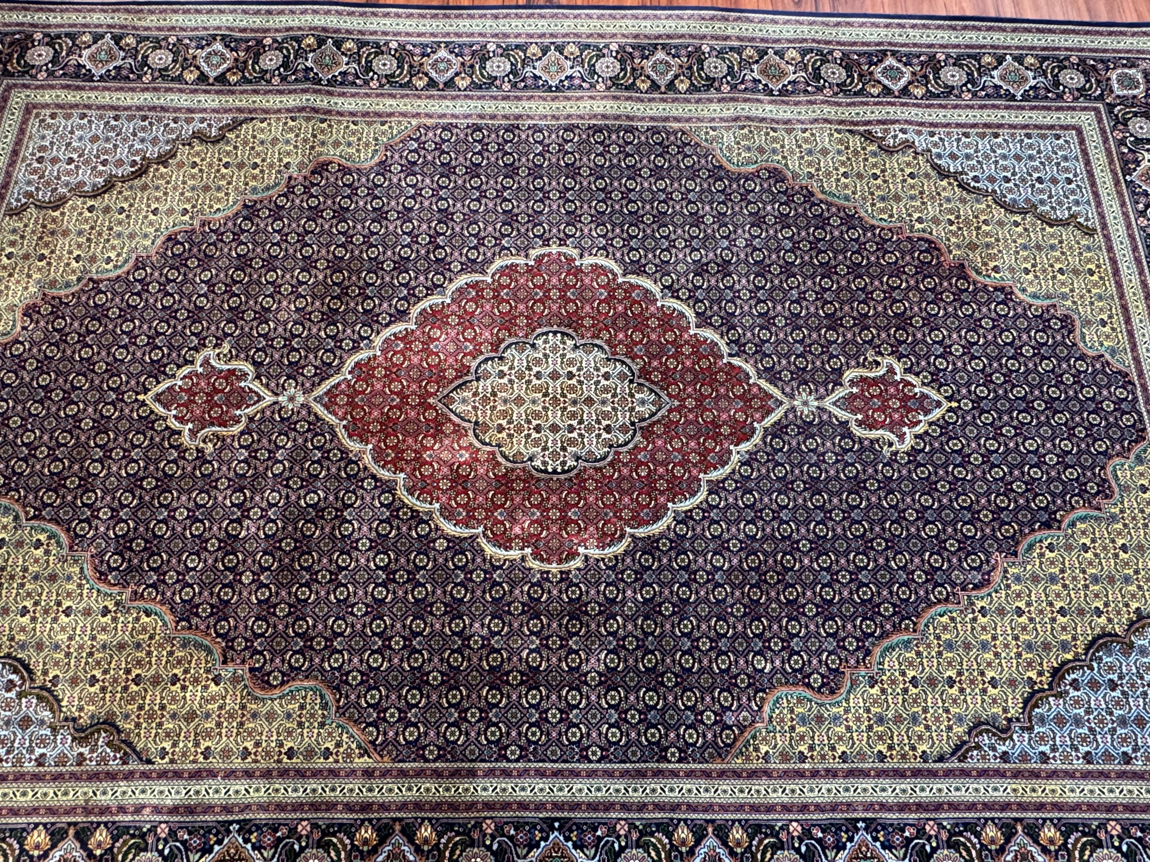 Tapis persan semi-ancien Tabriz Mahi en vente 8