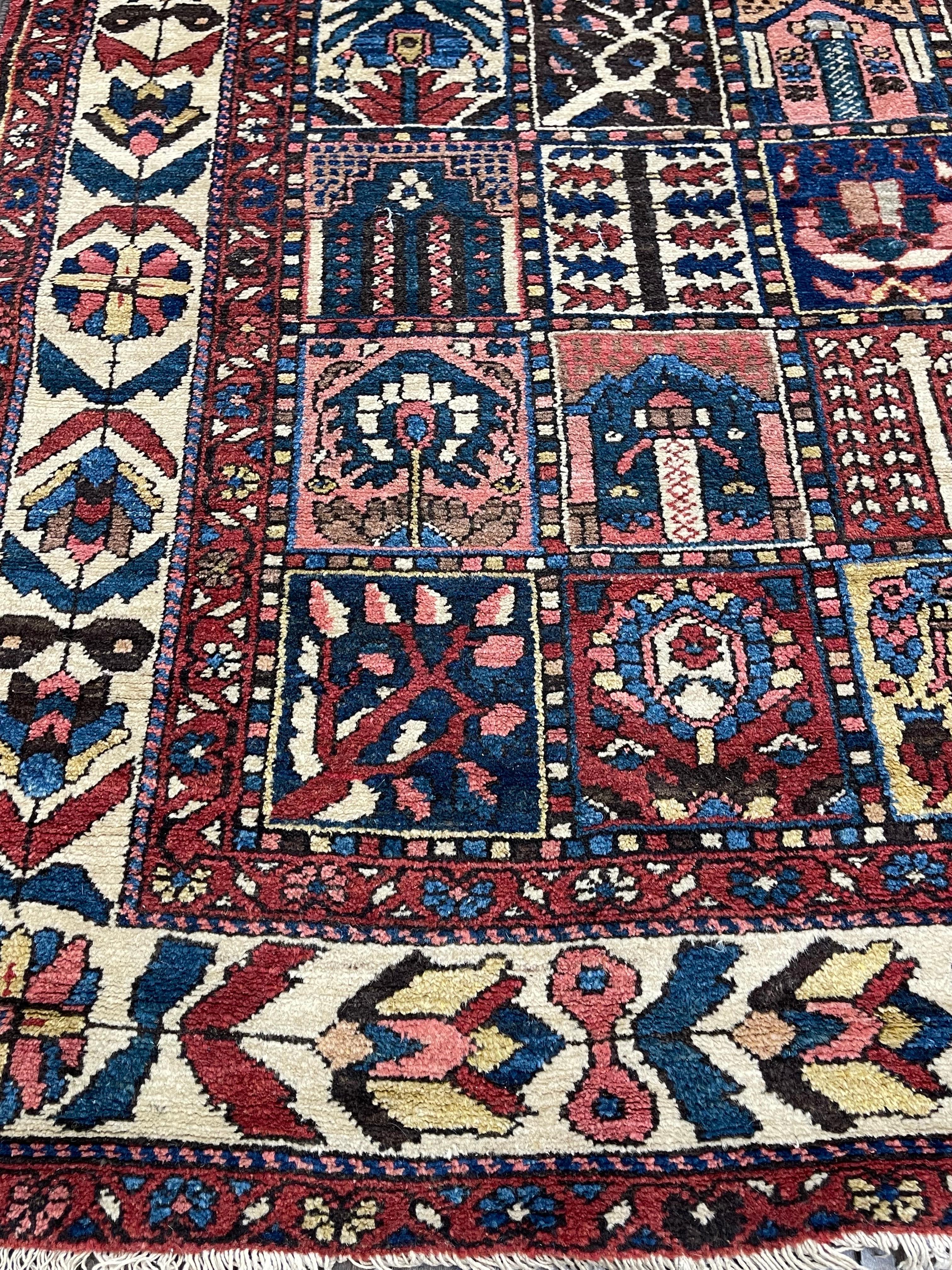 Semi-Antique Persian Tribal Bakhtiari Rug circa 1940 For Sale 1