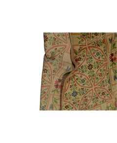 Traditional Handwoven Luxury Wool Semi Antique Ivory Rug.