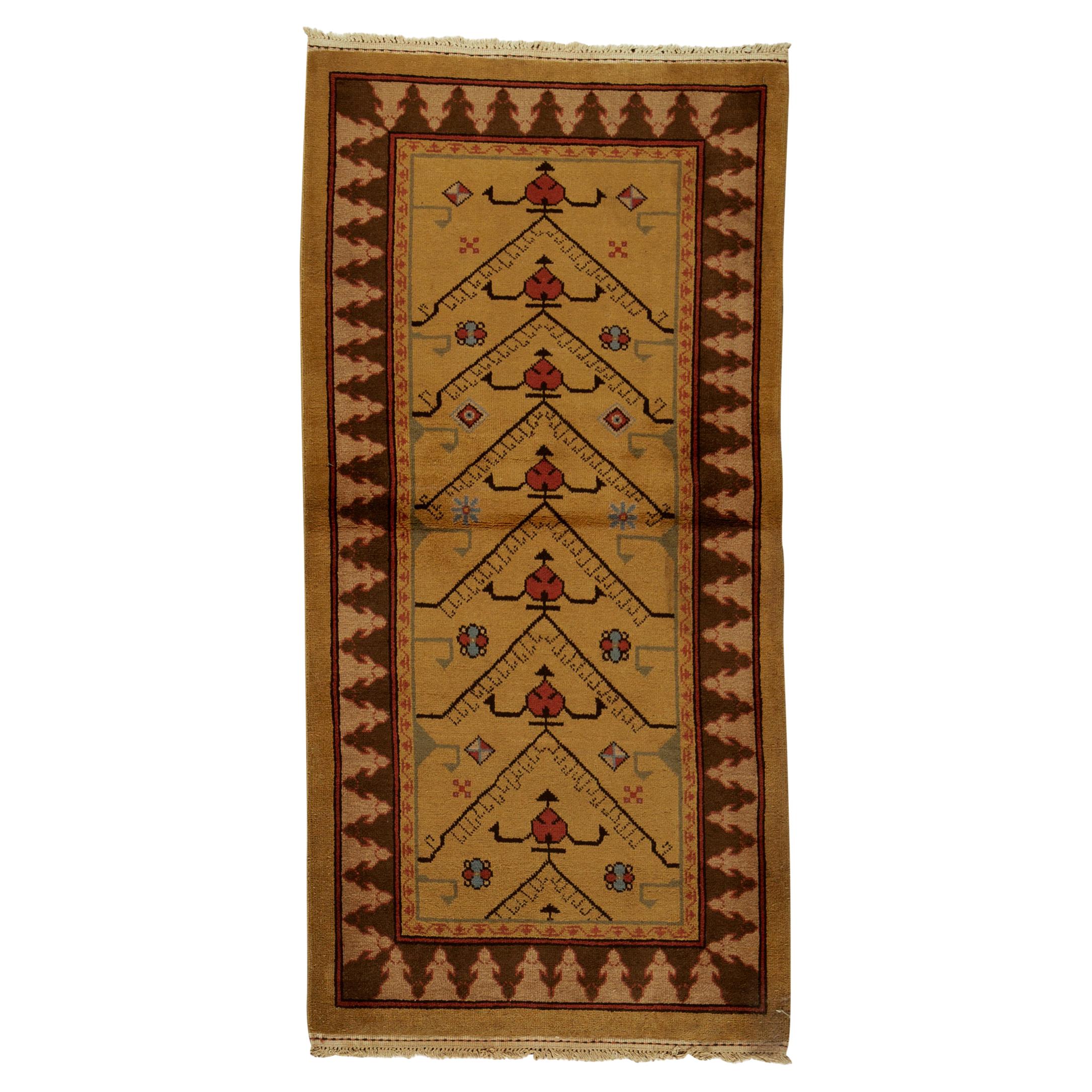  Traditional Handwoven Luxury Wool Semi Antique Gold Rug. For Sale