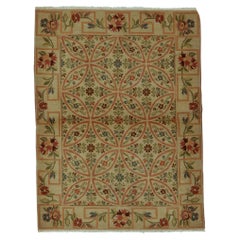 Traditional Handwoven Luxury Wool Semi Antique Ivory Rug.