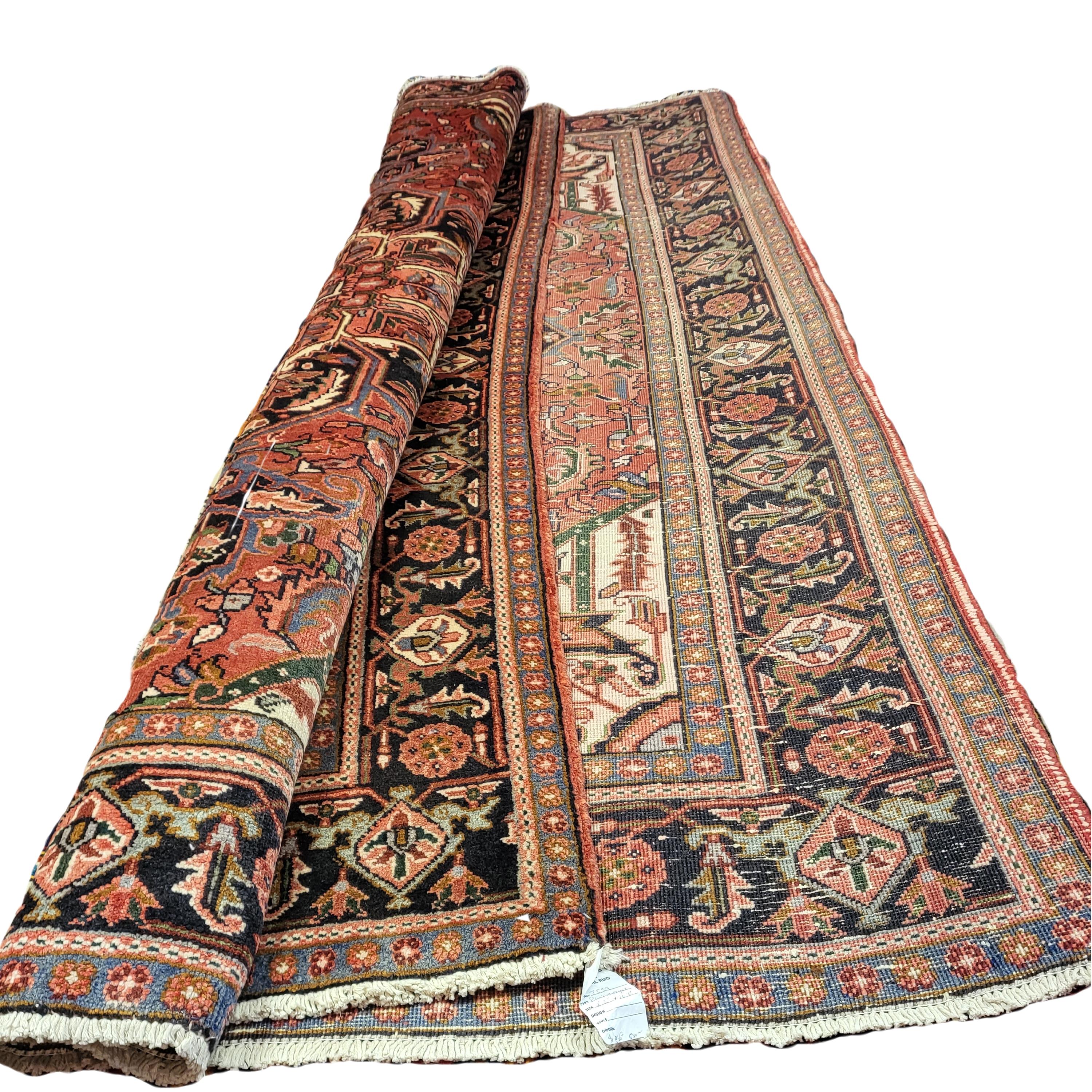 Heriz Serapi Semi Antique - Rust / Pink - Serapi Heriz - Tribal Persian Rug For Sale