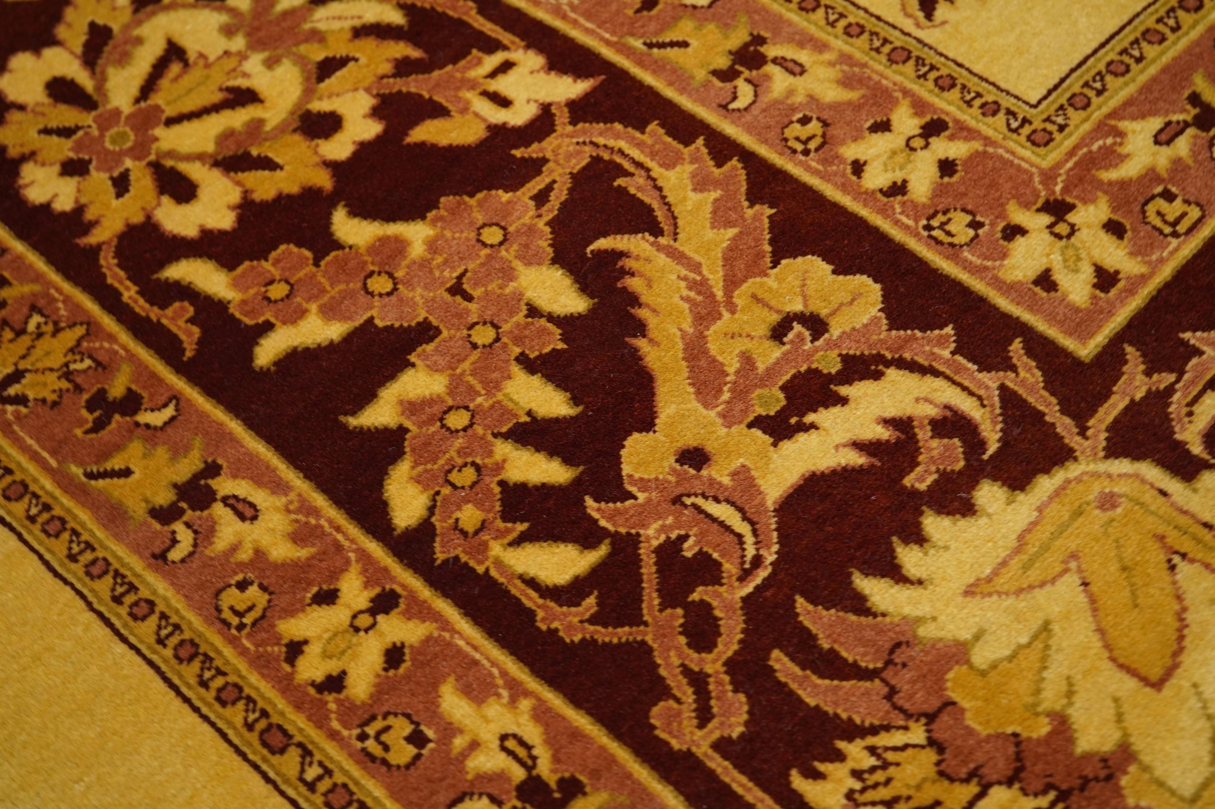 Tabriz-Teppich 9'11'' x 13'7'' (20. Jahrhundert) im Angebot