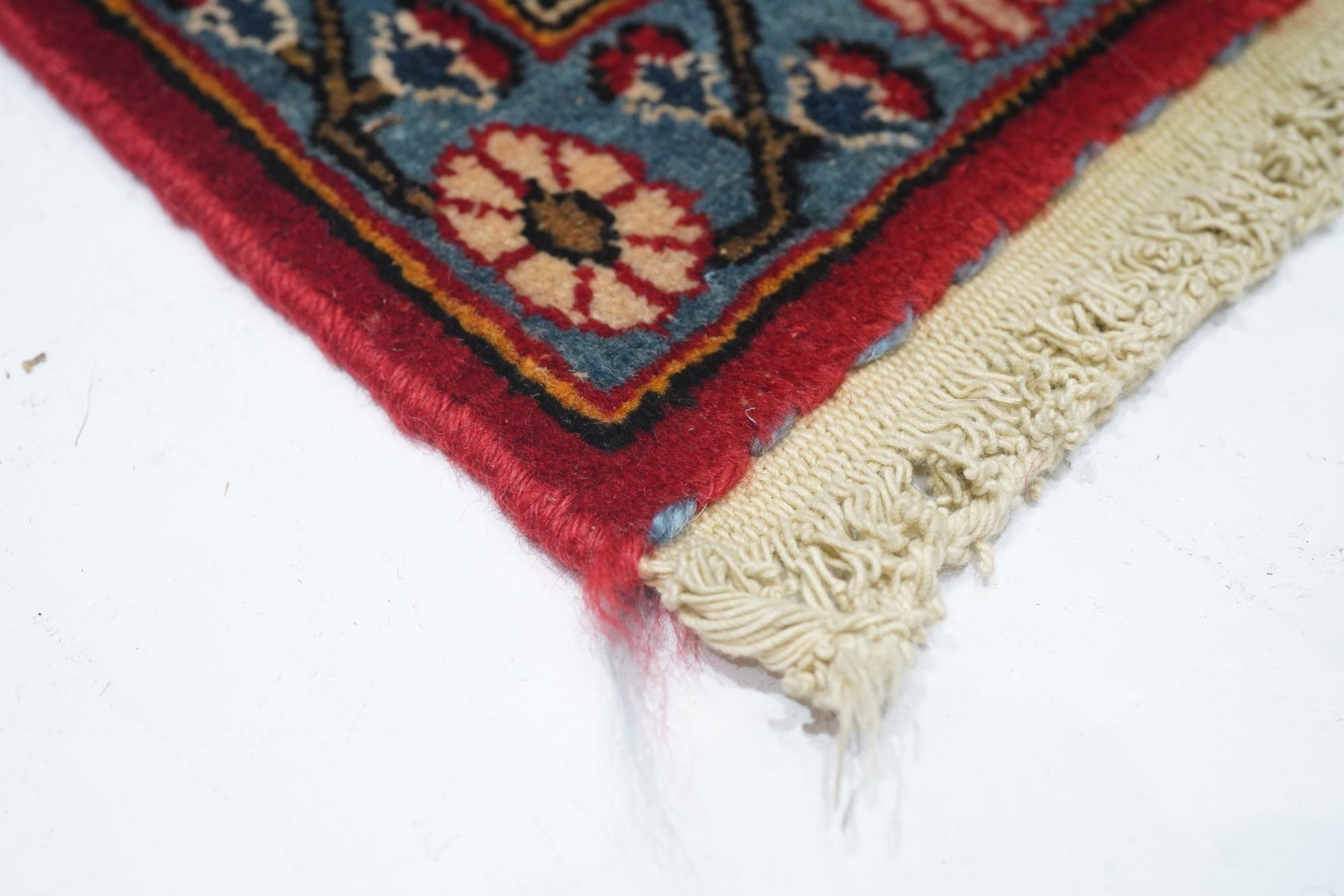 Vintage Fine Persian Tehran Rug 4'4'' x 6'8'' In Excellent Condition For Sale In New York, NY