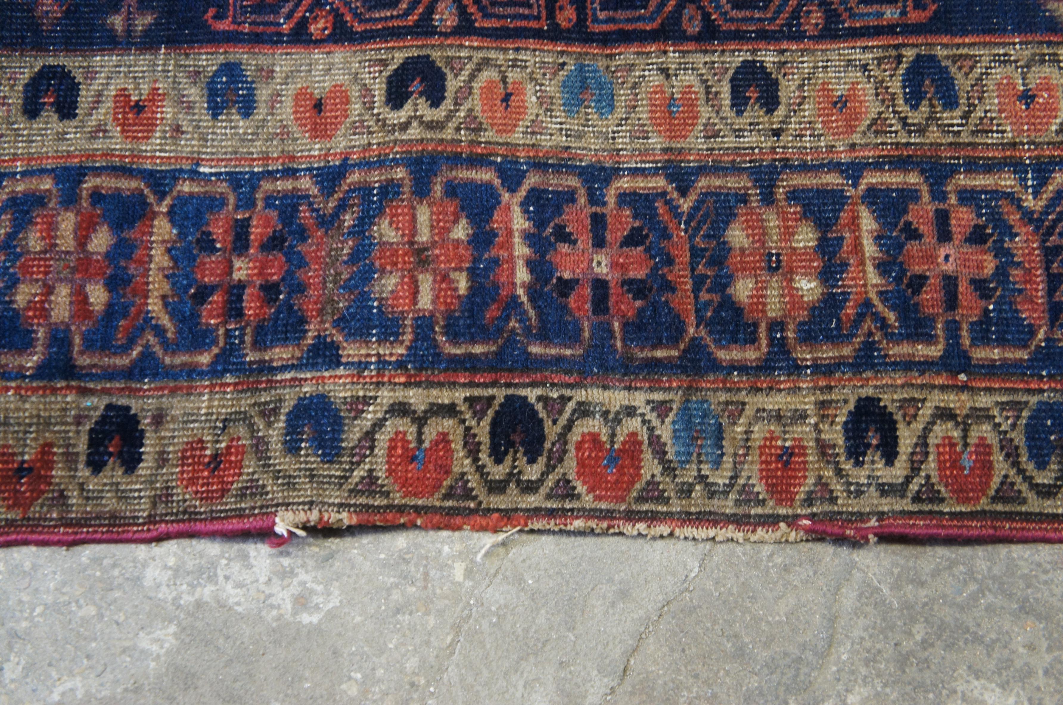 Semi antiker türkischer, geometrischer, handgeknüpfter Teppich aus Wolle, rot-blau, 5 x 6' im Angebot 6