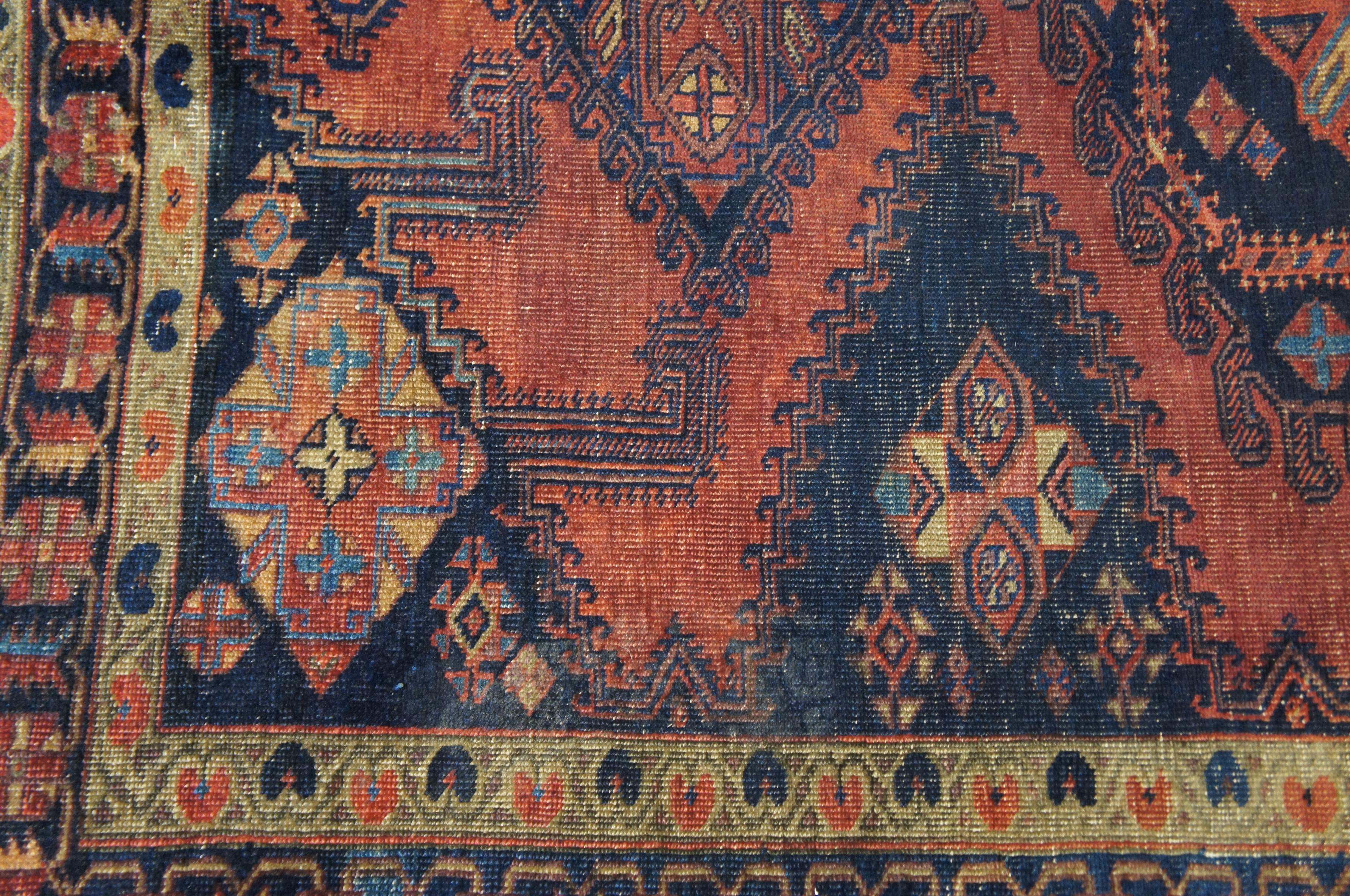 Semi antiker türkischer, geometrischer, handgeknüpfter Teppich aus Wolle, rot-blau, 5 x 6' im Angebot 3