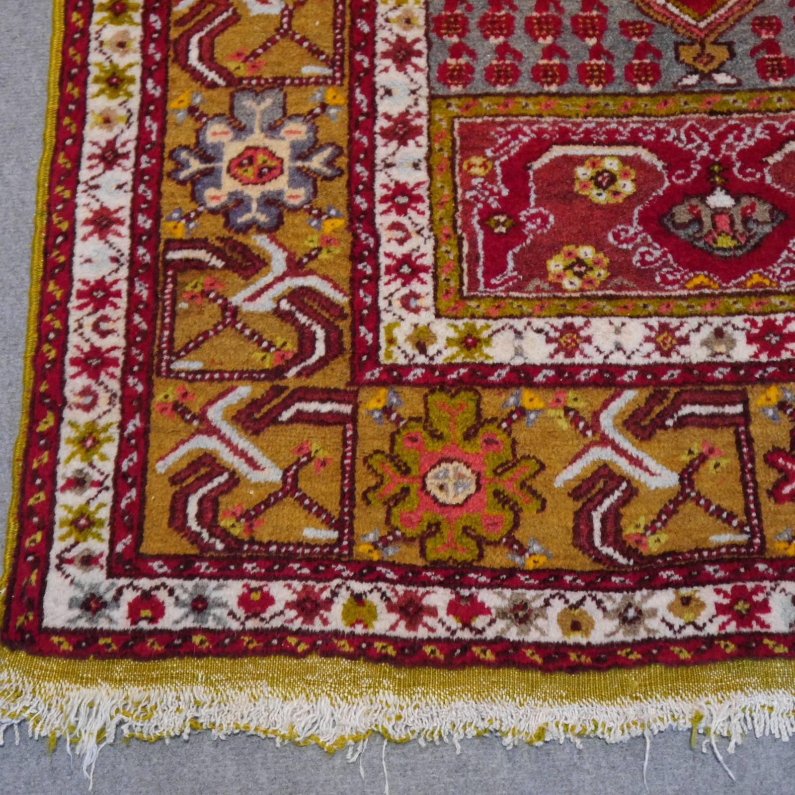 Semi Antique Turkish Kirsehir Rug red and green In Good Condition For Sale In Lohr, Bavaria, DE