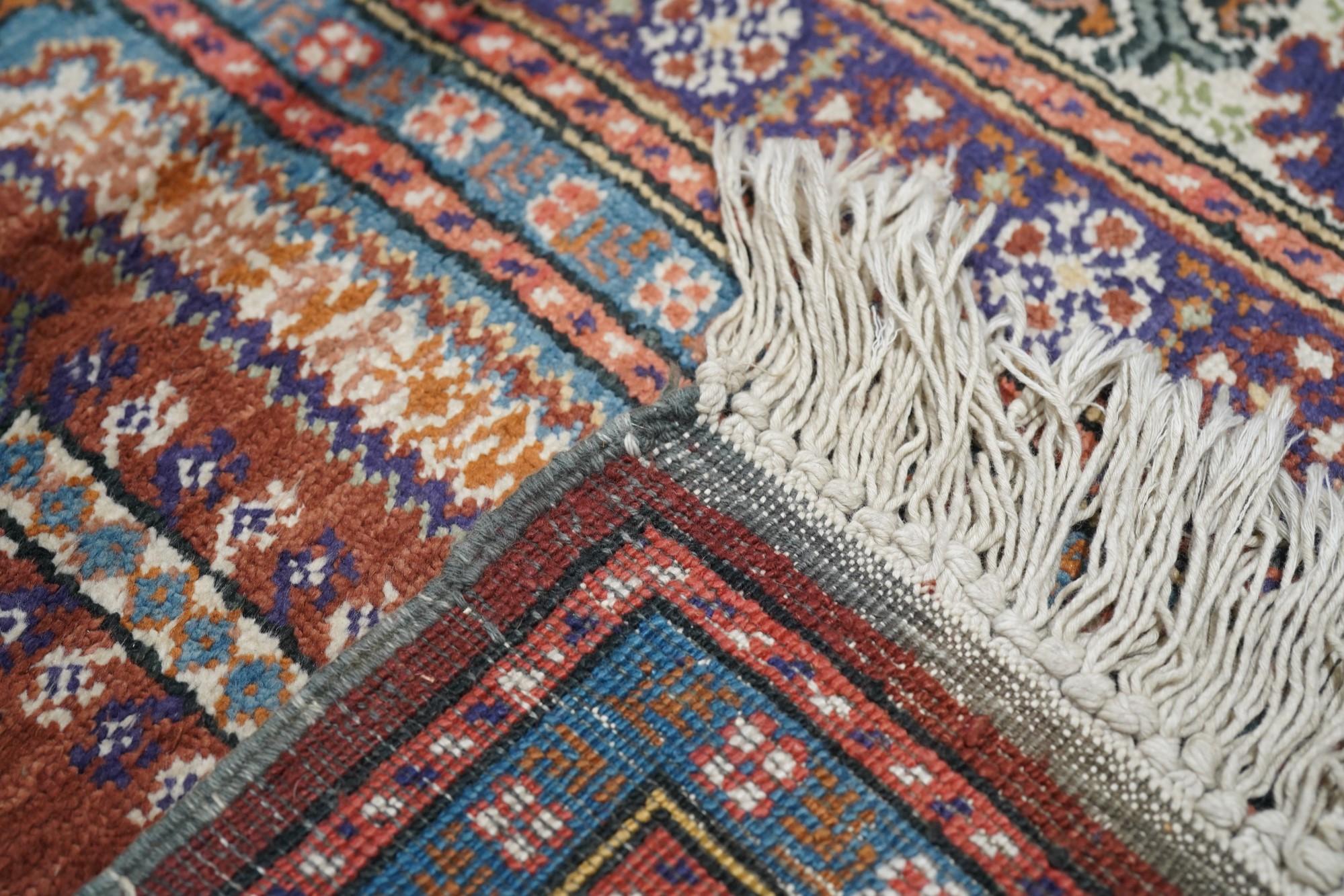 Tapis turc vintage 3'10'' x 5'9'' en vente 5