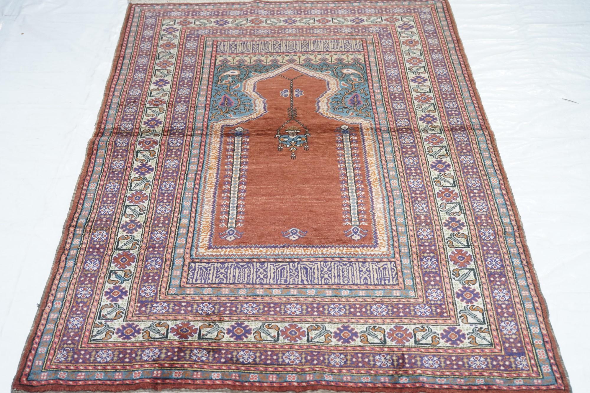 Tapis turc vintage 3'10'' x 5'9'' en vente 2