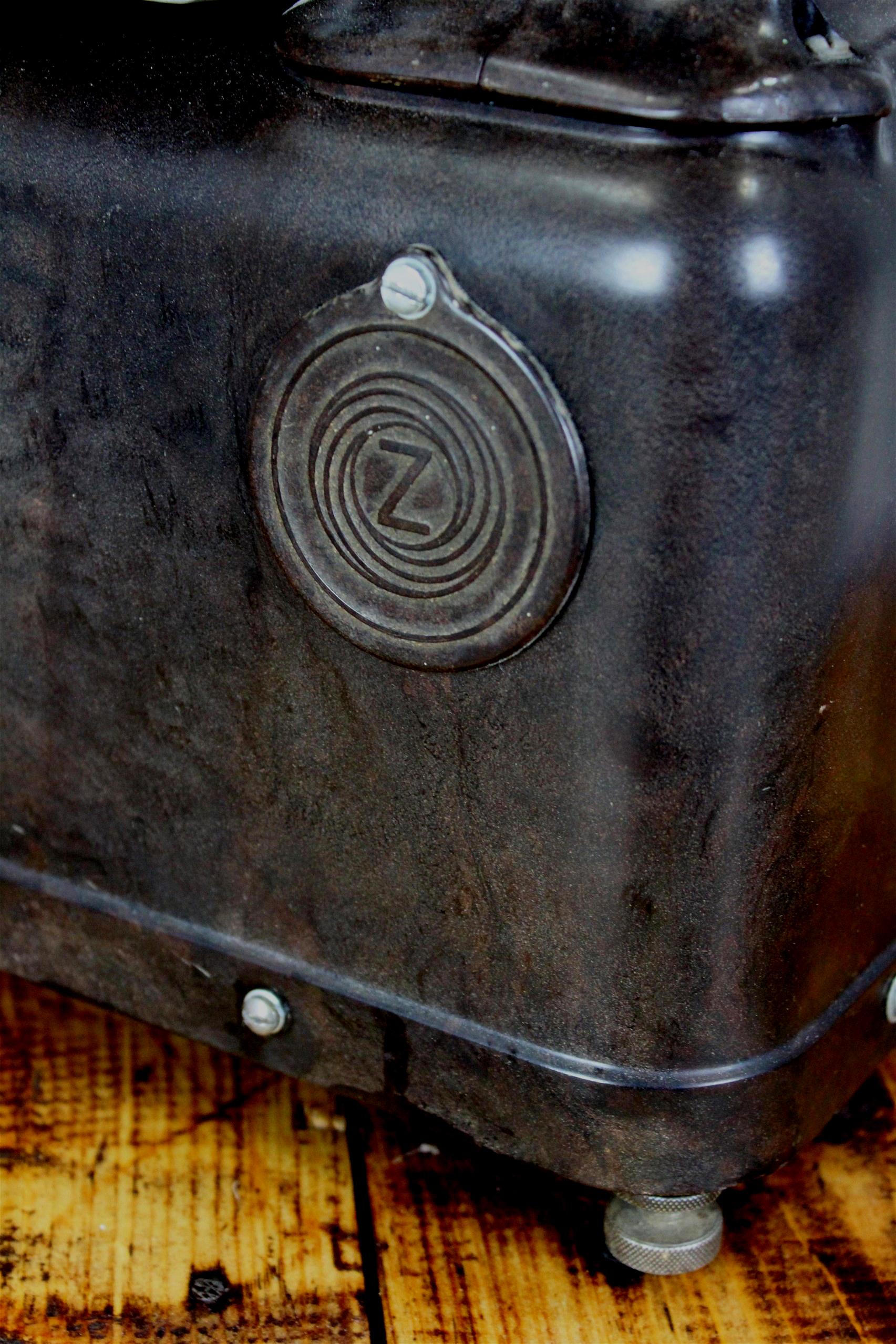 Große halbAutomatik-Keramikschale aus Bakelit, Tschechische Republik, 1930er Jahre im Angebot 4
