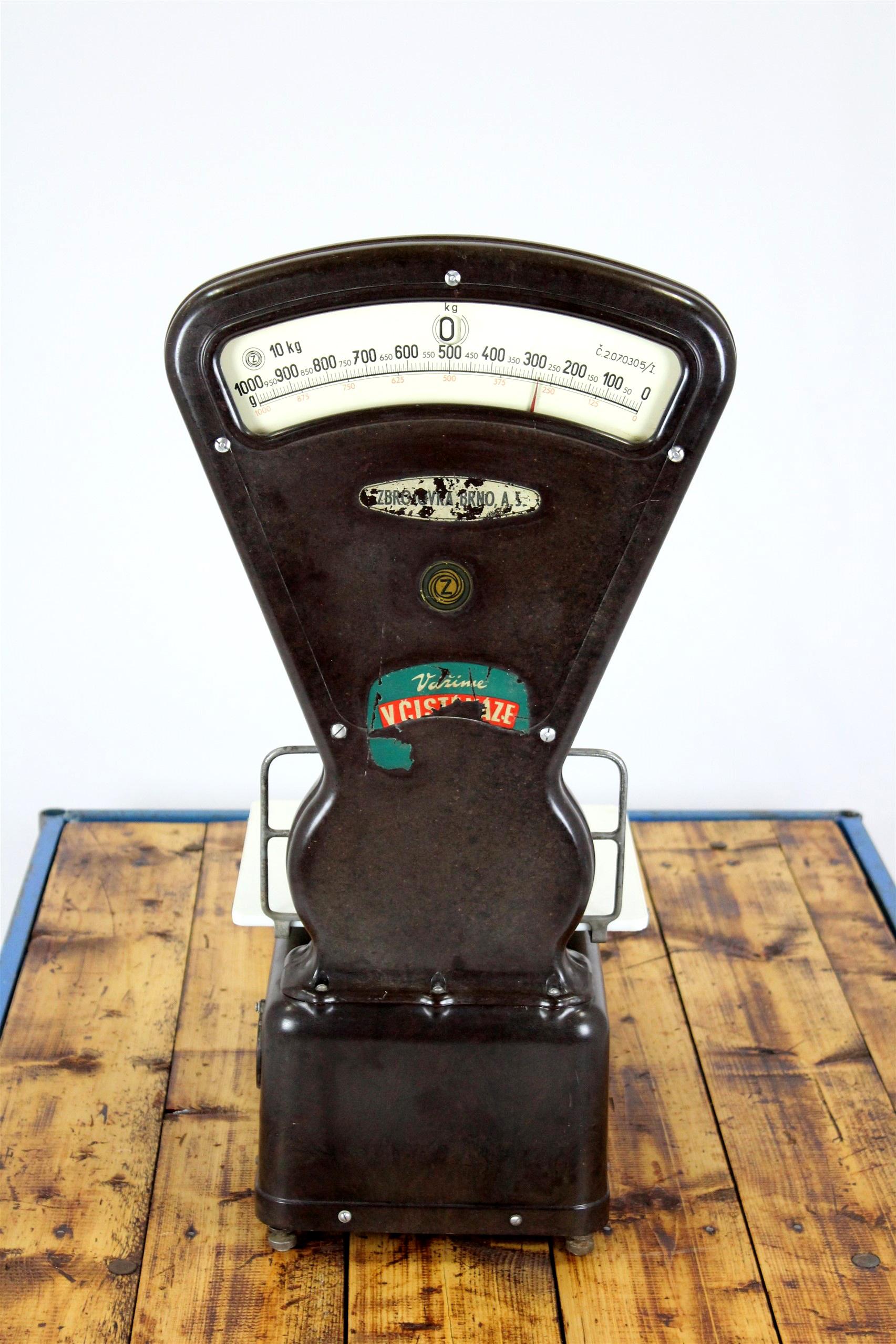 Industrial Semi-Automatic Large Bakelite Grocery Scale, Czech Republic, 1930s For Sale