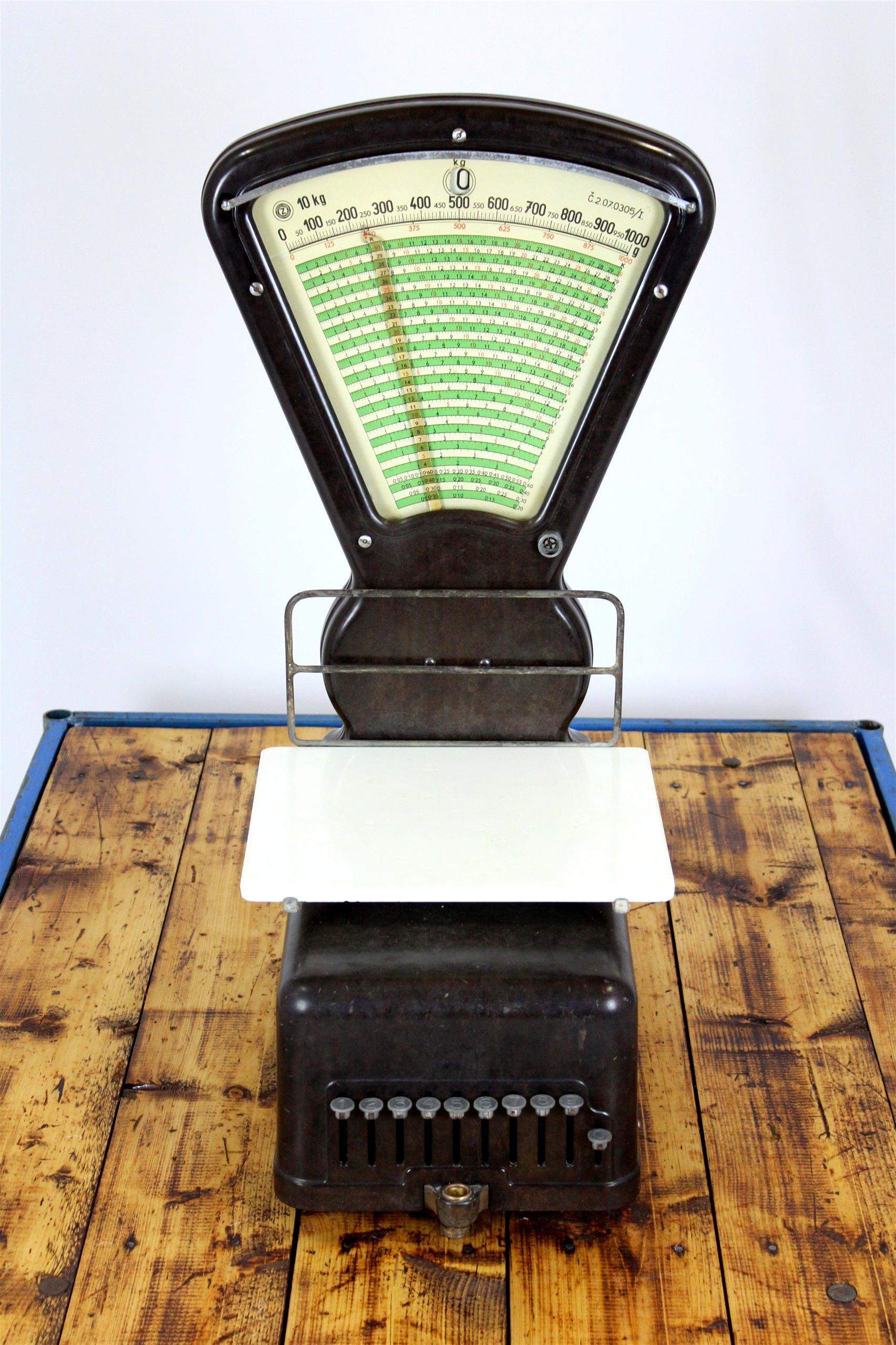 Semi-Automatic Large Bakelite Grocery Scale, Czech Republic, 1930s In Good Condition For Sale In Żory, PL
