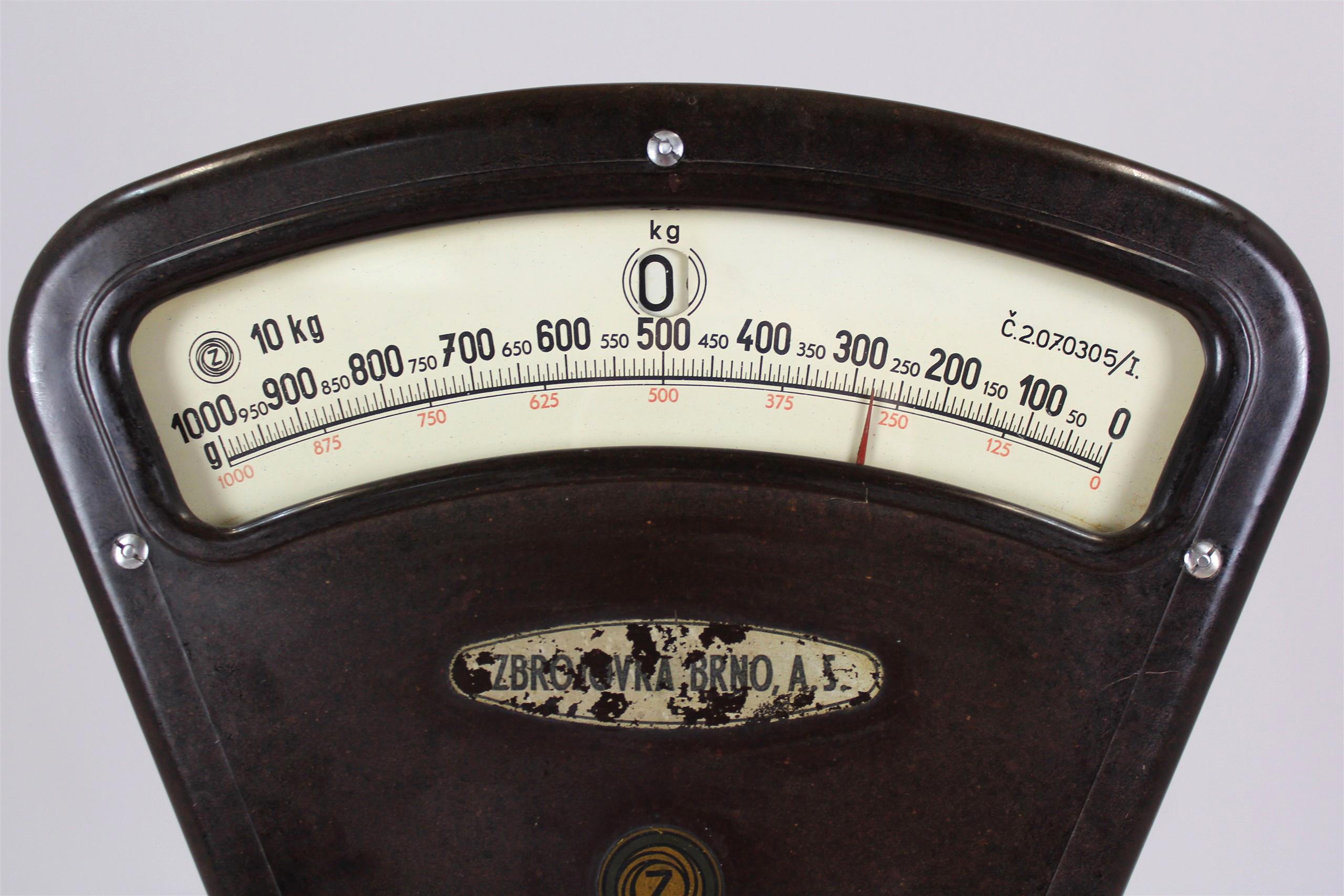 Semi-Automatic Large Bakelite Grocery Scale, Czech Republic, 1930s For Sale 2
